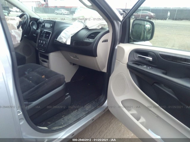 Photo 4 VIN: 2C4RDGBG3FR533182 - DODGE GRAND CARAVAN 