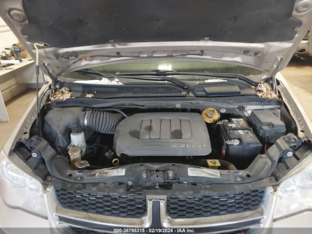 Photo 9 VIN: 2C4RDGBG3FR613842 - DODGE GRAND CARAVAN 