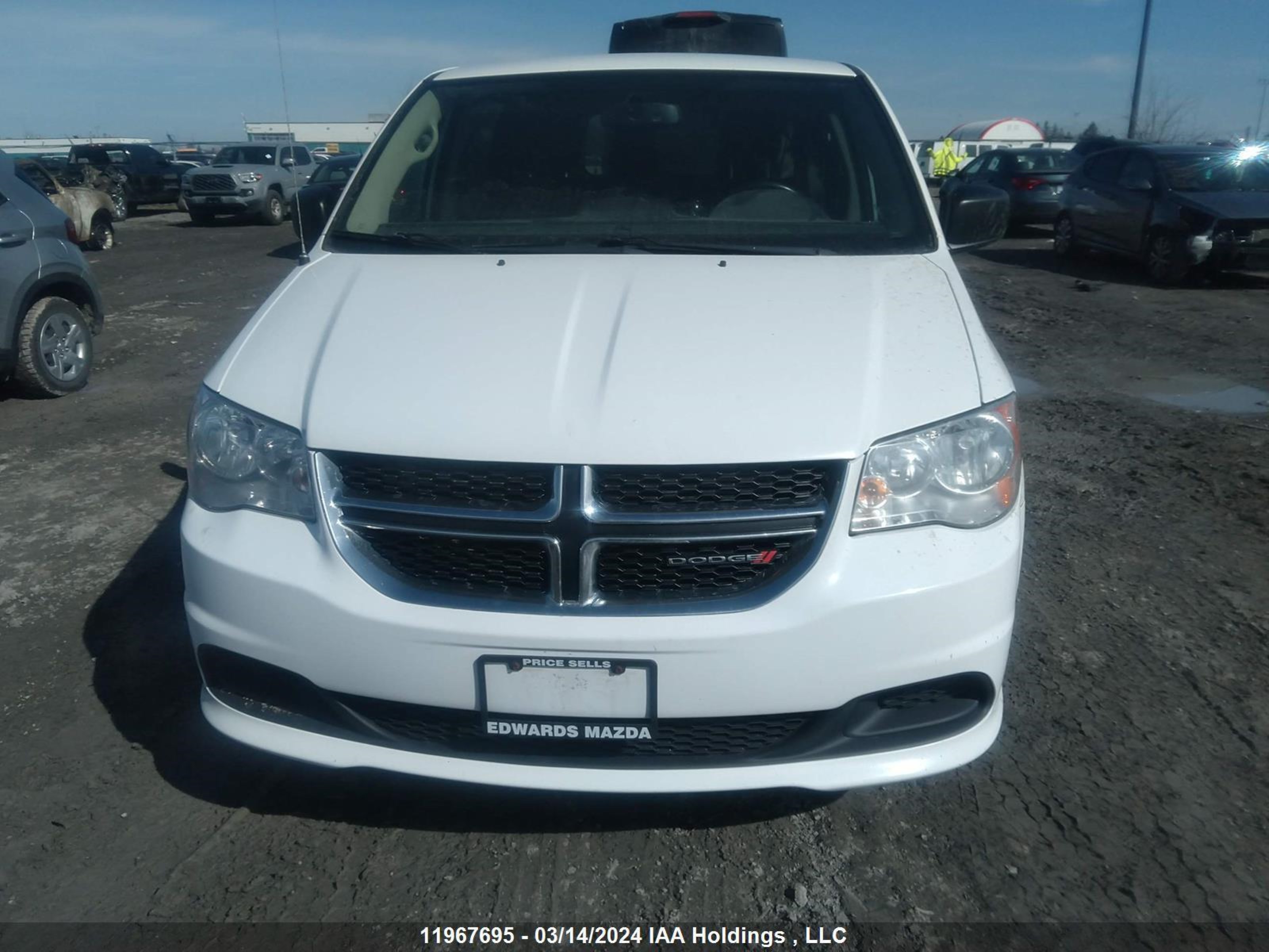 Photo 11 VIN: 2C4RDGBG3FR736332 - DODGE CARAVAN 