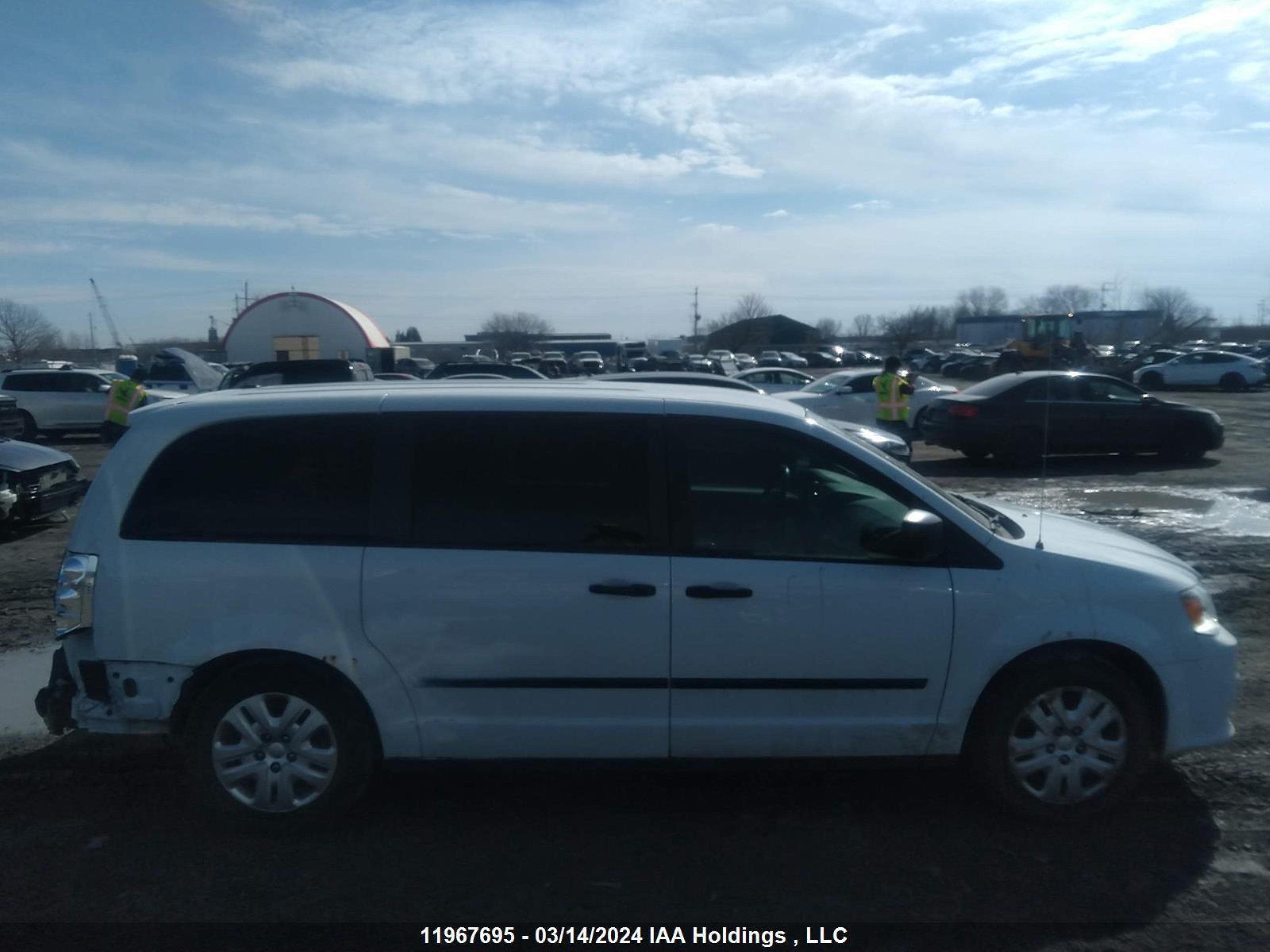 Photo 12 VIN: 2C4RDGBG3FR736332 - DODGE CARAVAN 