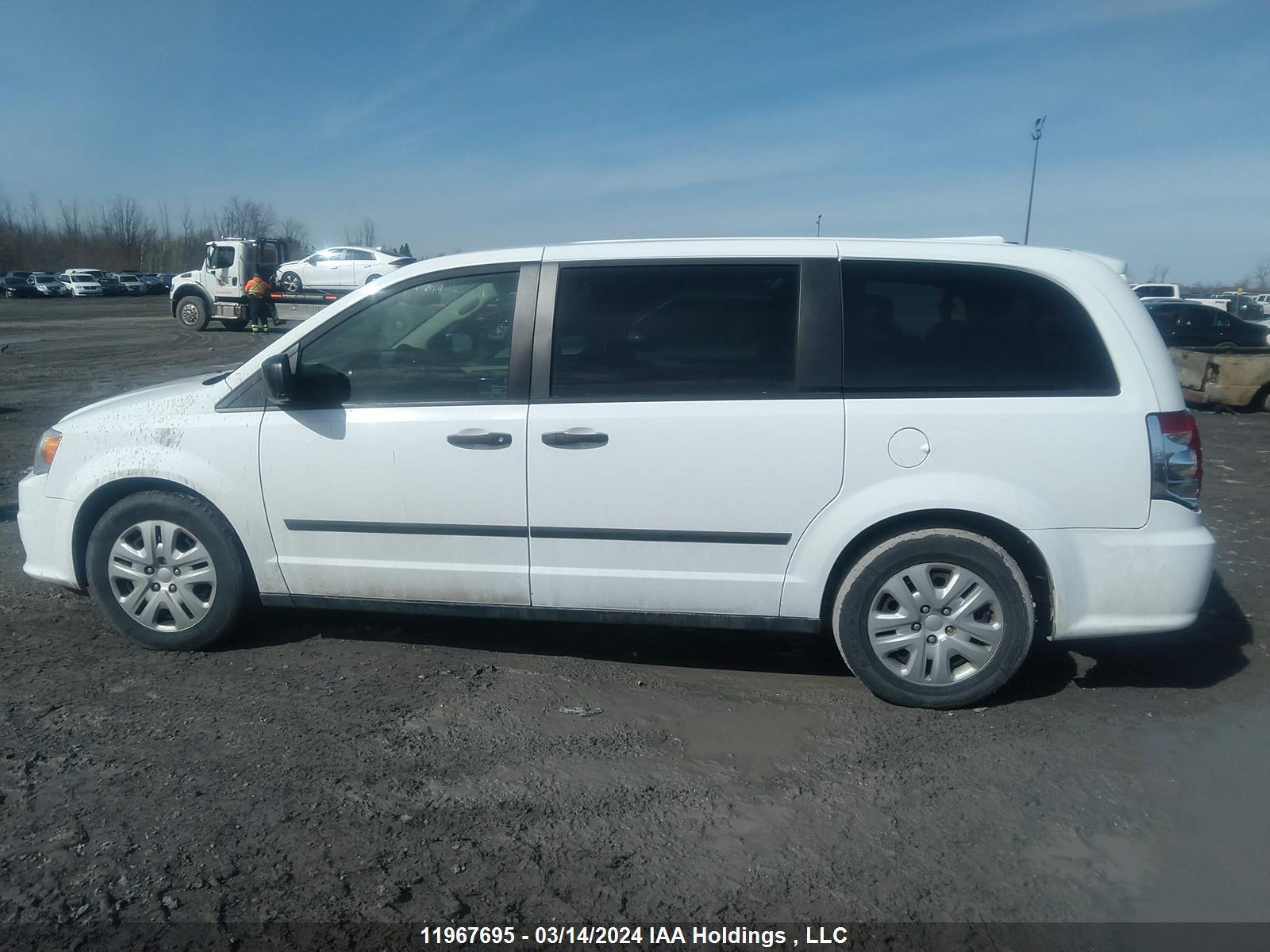 Photo 13 VIN: 2C4RDGBG3FR736332 - DODGE CARAVAN 