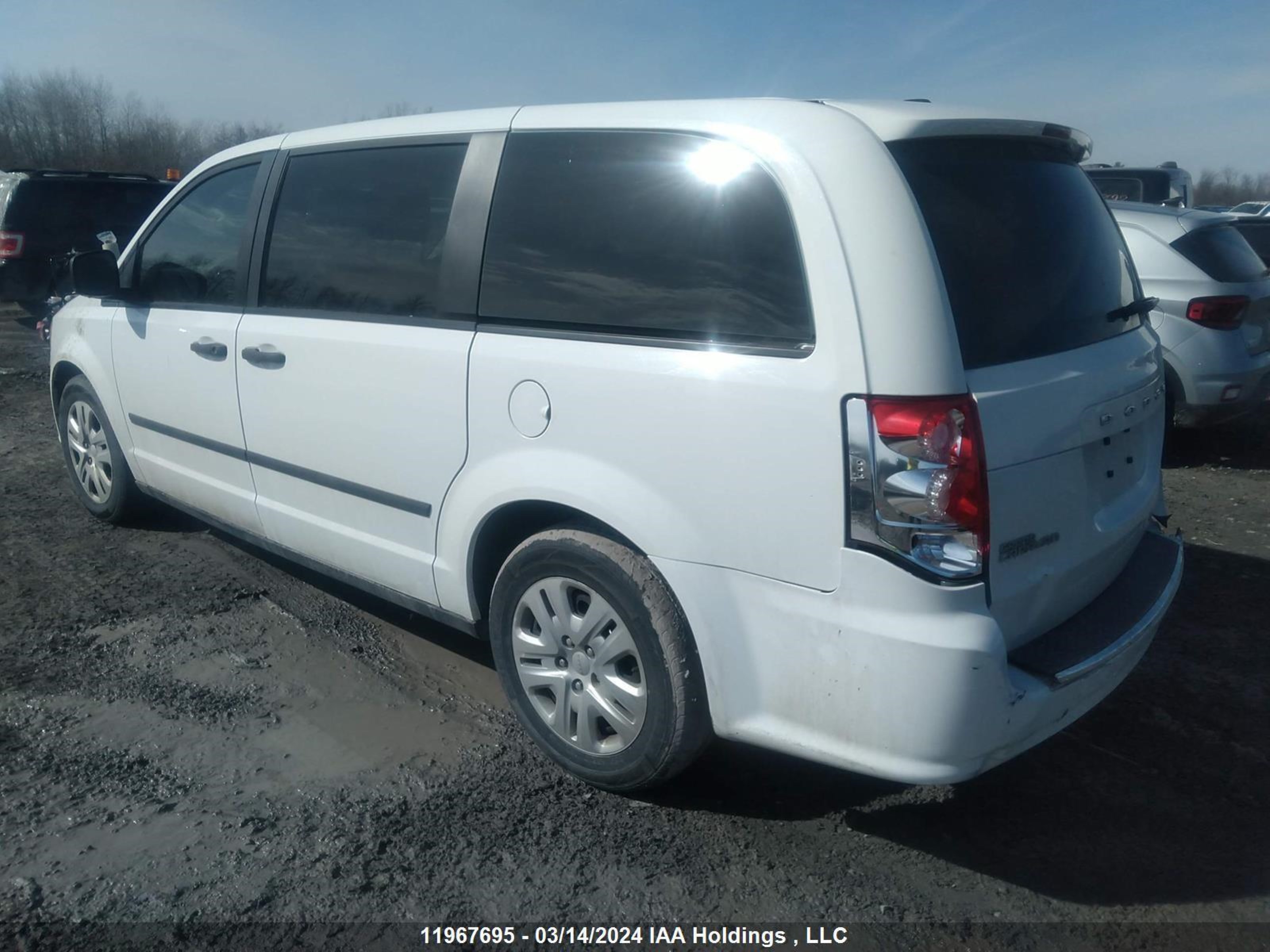 Photo 2 VIN: 2C4RDGBG3FR736332 - DODGE CARAVAN 