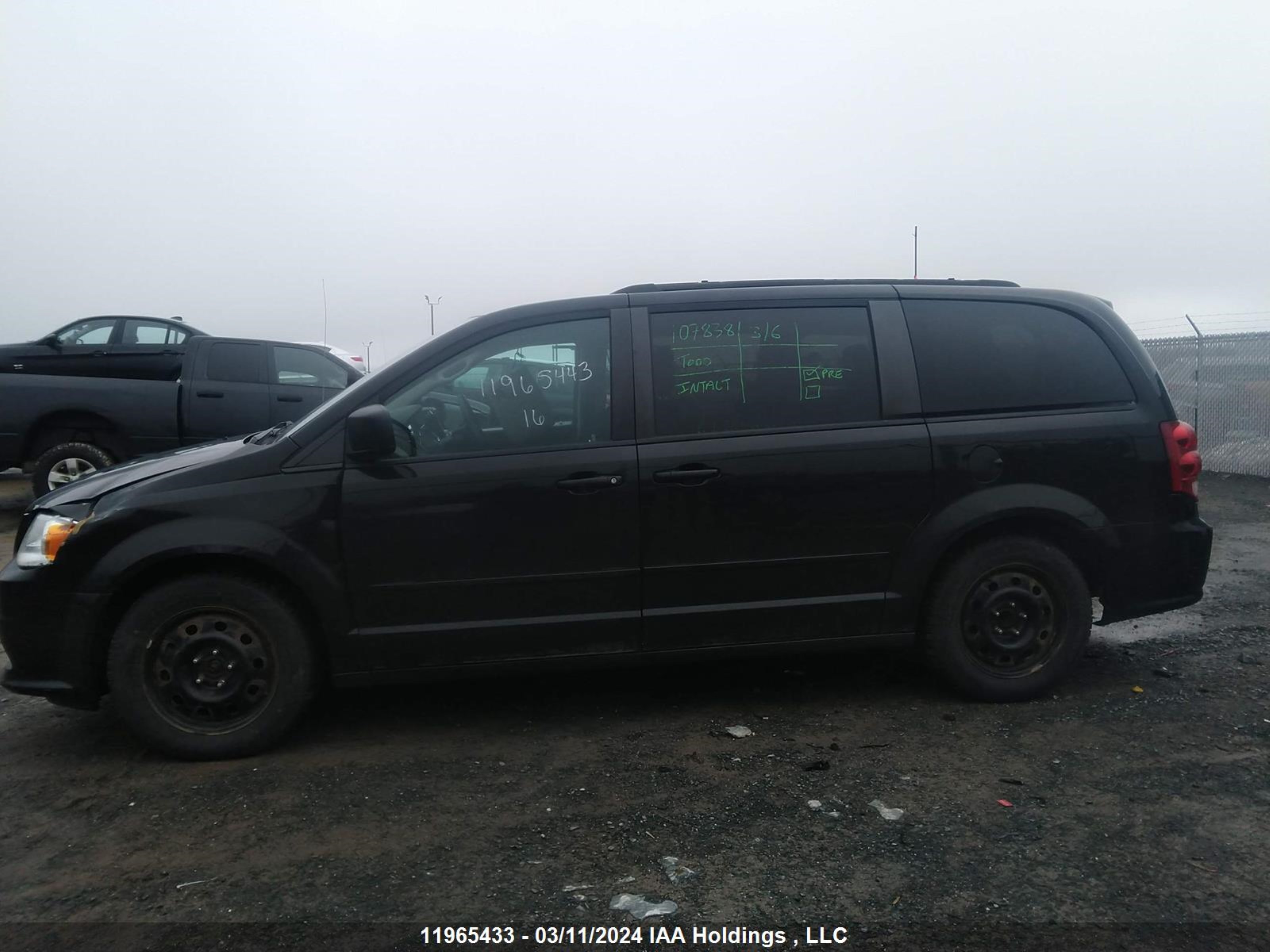 Photo 14 VIN: 2C4RDGBG3GR387044 - DODGE CARAVAN 