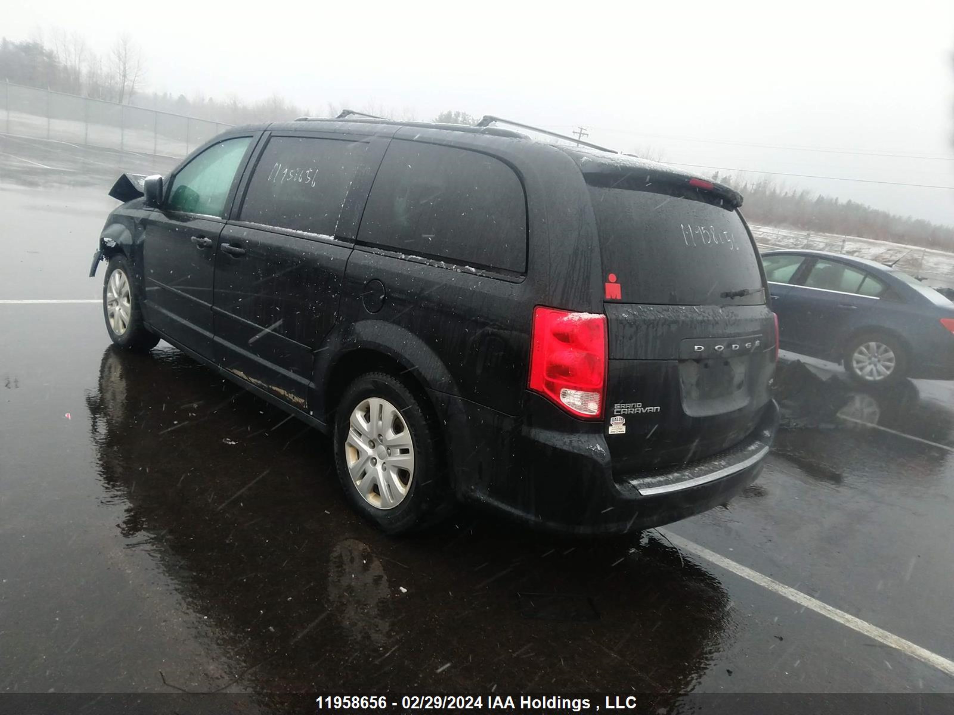 Photo 2 VIN: 2C4RDGBG3GR389618 - DODGE CARAVAN 