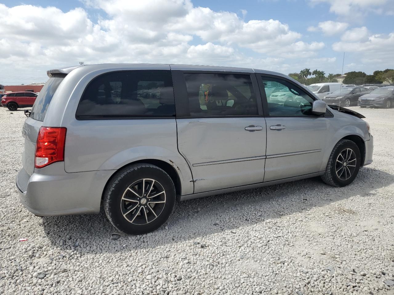 Photo 2 VIN: 2C4RDGBG3HR626013 - DODGE CARAVAN 