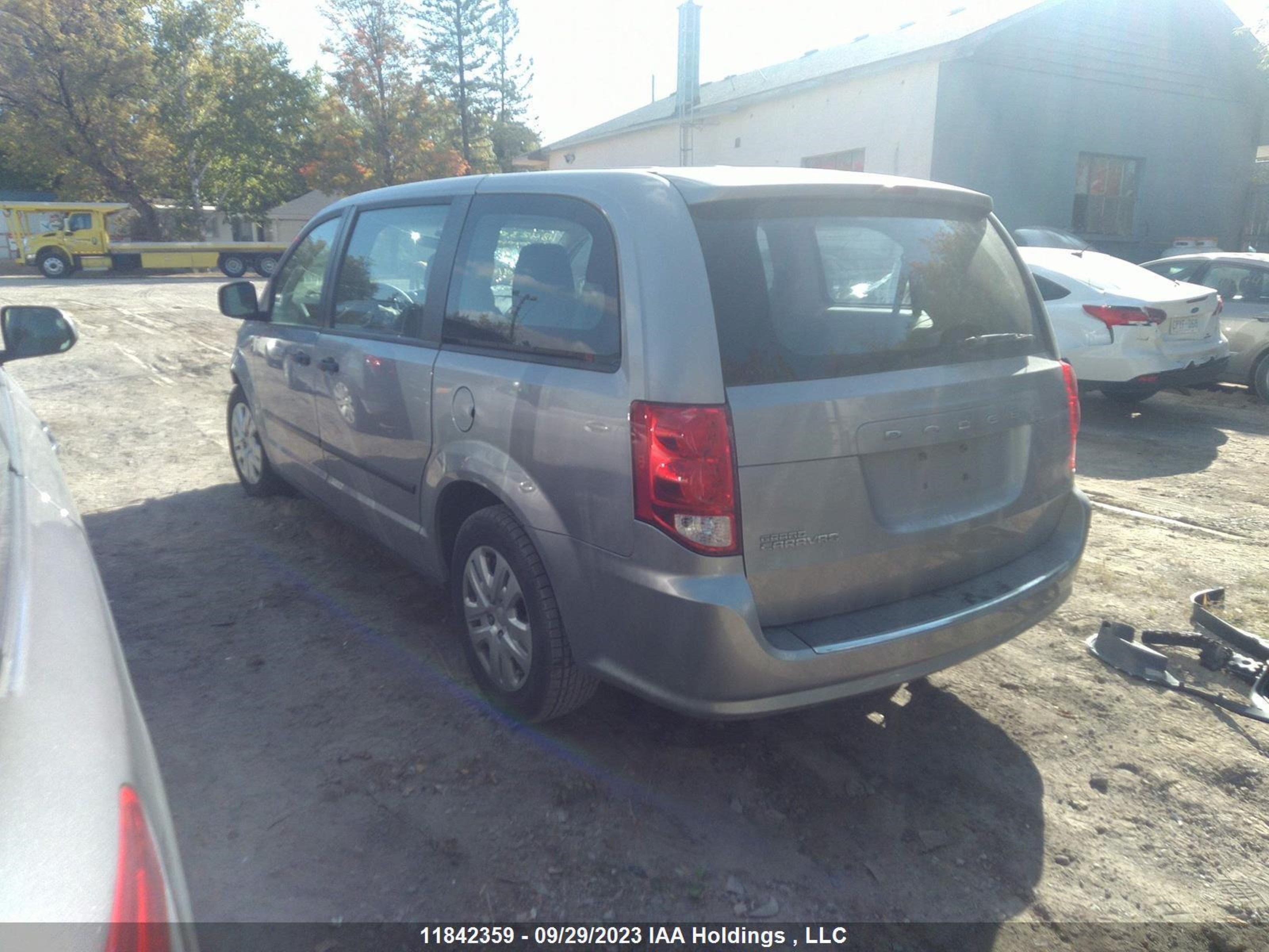 Photo 2 VIN: 2C4RDGBG3HR793522 - DODGE CARAVAN 