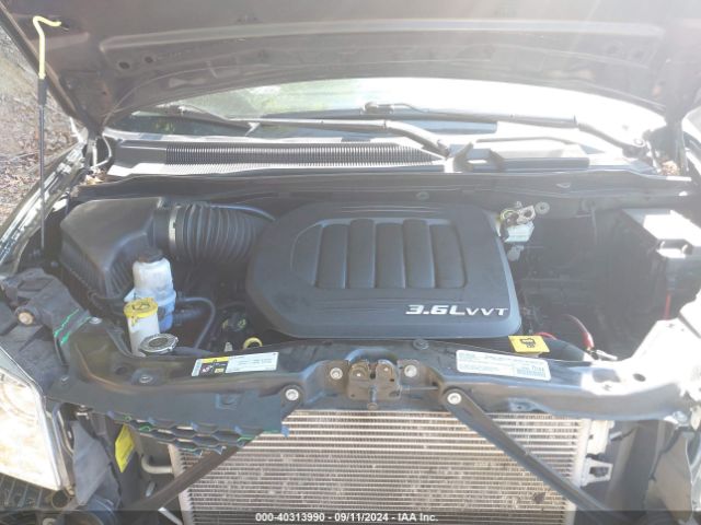 Photo 9 VIN: 2C4RDGBG3JR140064 - DODGE GRAND CARAVAN 