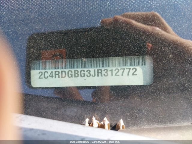 Photo 8 VIN: 2C4RDGBG3JR312772 - DODGE GRAND CARAVAN 