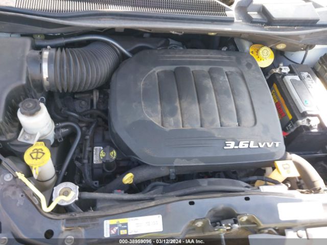 Photo 9 VIN: 2C4RDGBG3JR312772 - DODGE GRAND CARAVAN 