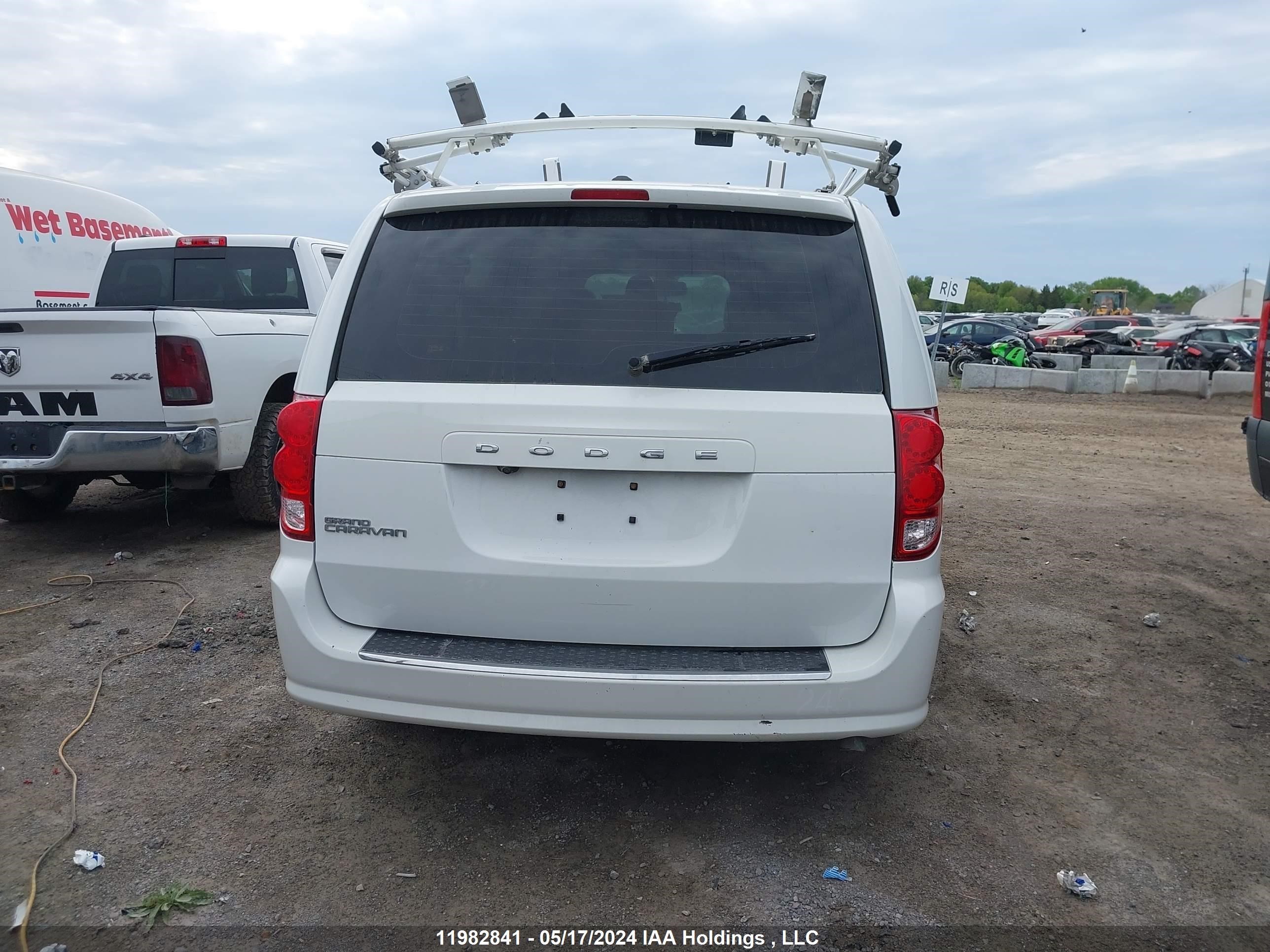 Photo 16 VIN: 2C4RDGBG3KR585177 - DODGE CARAVAN 