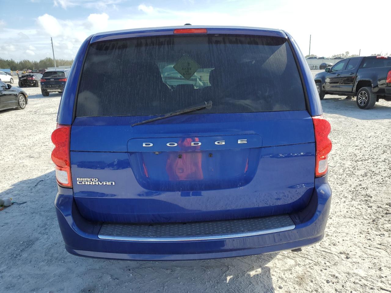 Photo 5 VIN: 2C4RDGBG3KR684615 - DODGE CARAVAN 