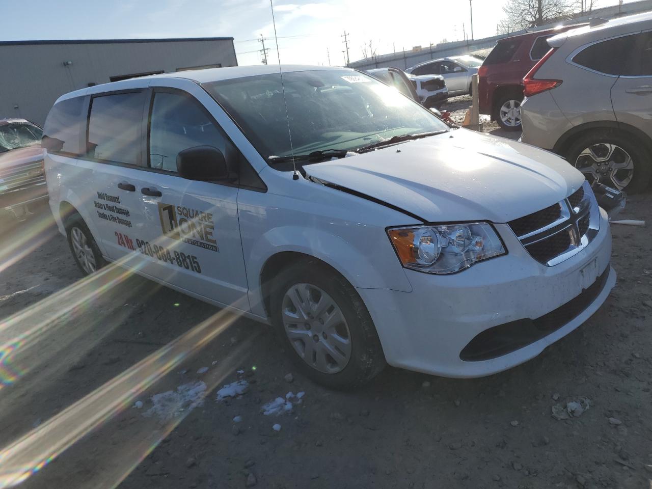 Photo 3 VIN: 2C4RDGBG3KR786660 - DODGE CARAVAN 