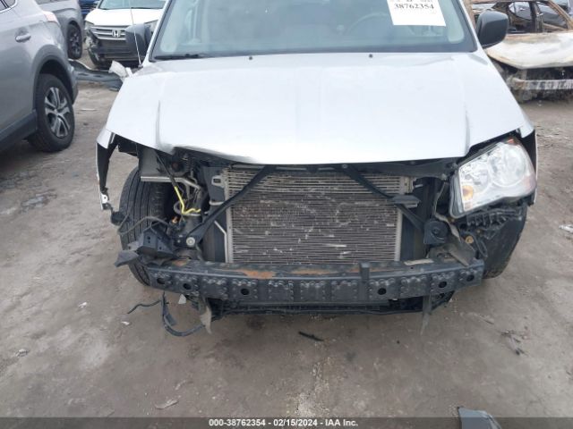 Photo 5 VIN: 2C4RDGBG4CR155725 - HYUNDAI ELANTRA 