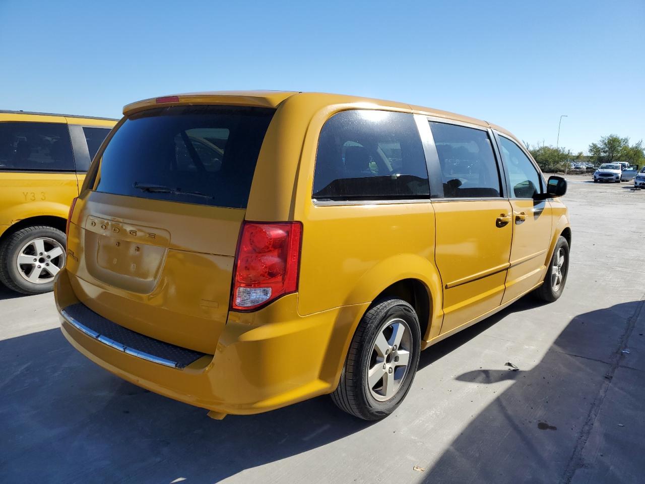 Photo 2 VIN: 2C4RDGBG4CR298349 - DODGE CARAVAN 