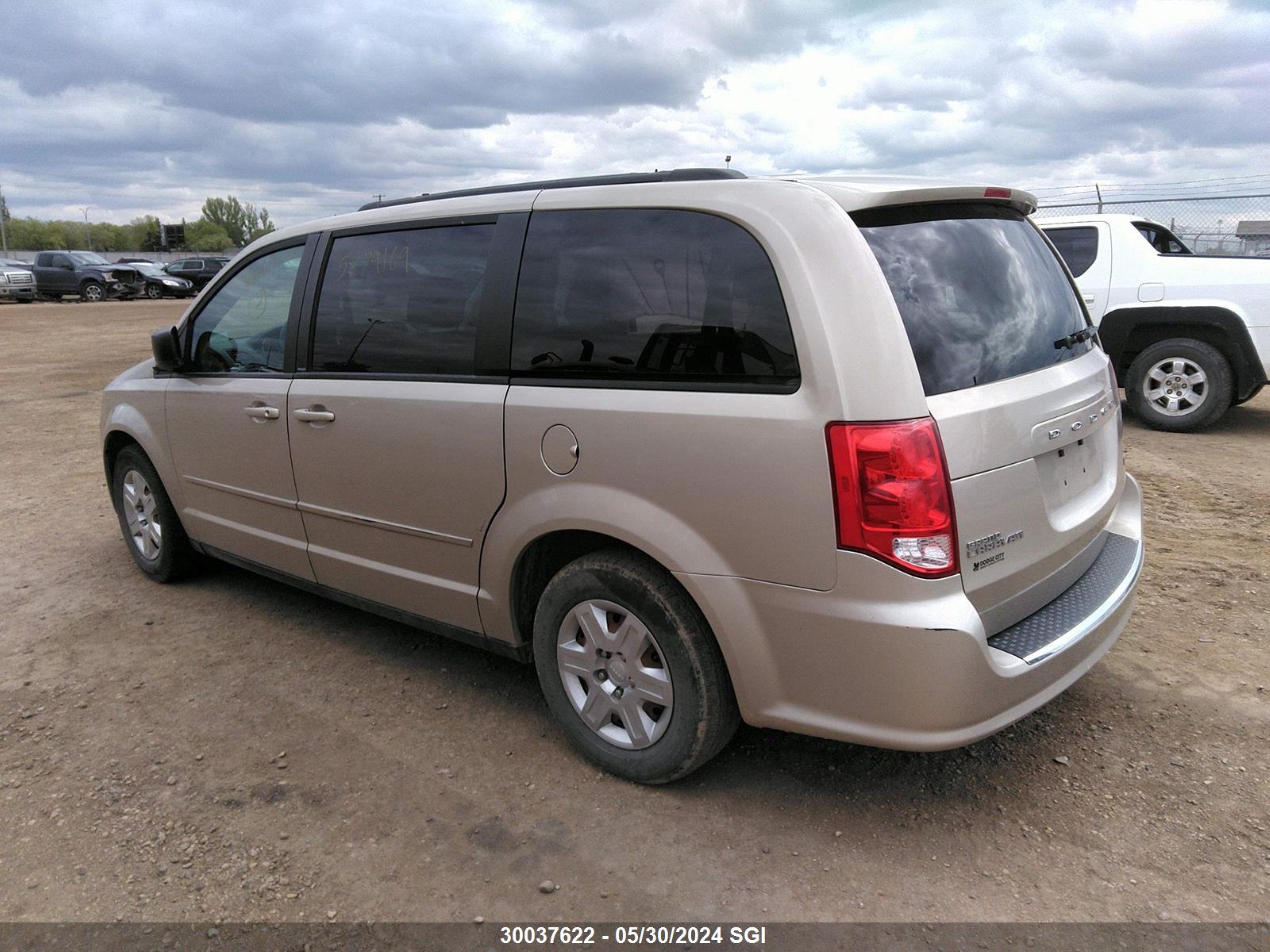 Photo 2 VIN: 2C4RDGBG4DR500611 - DODGE CARAVAN 