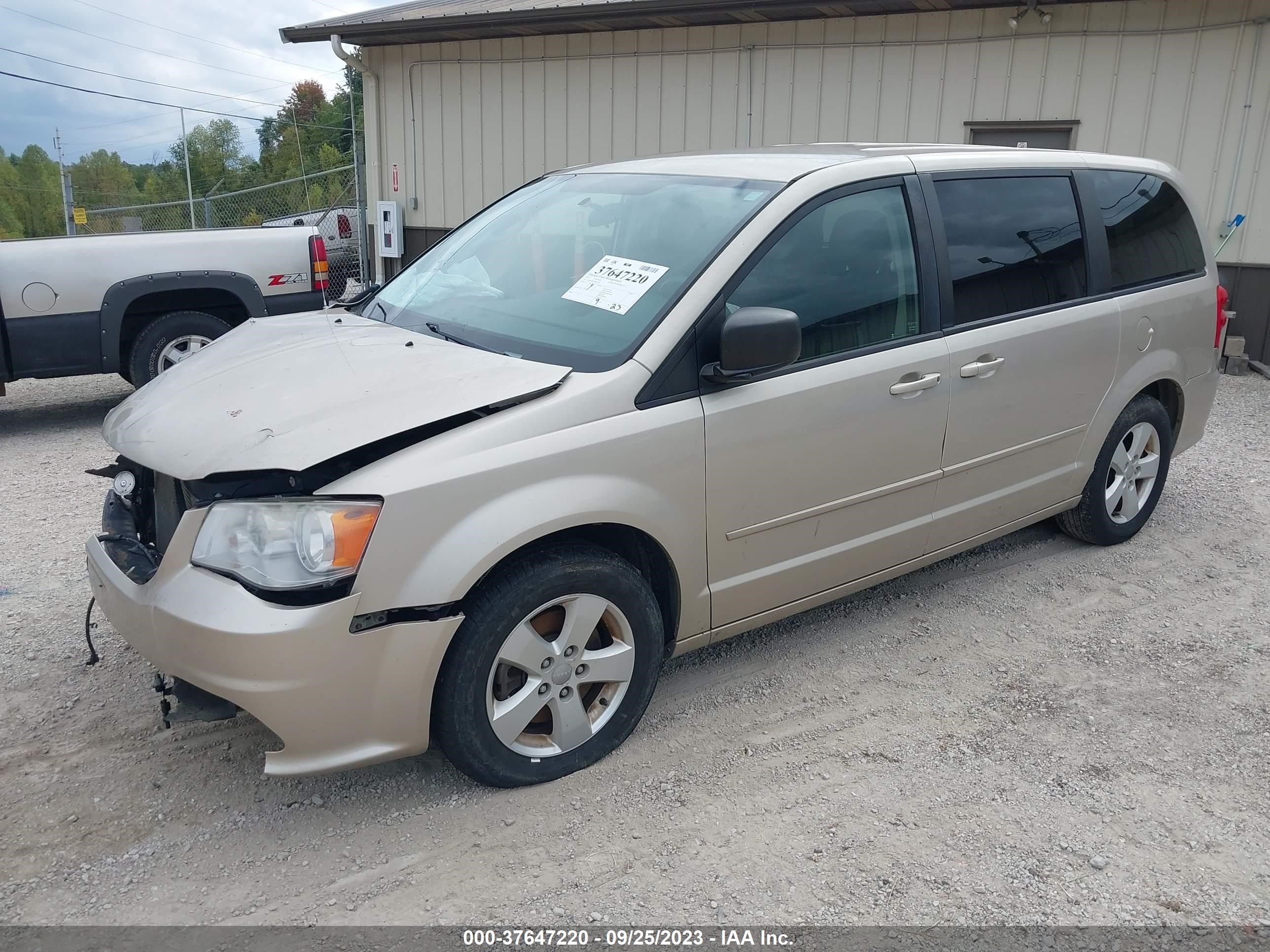 Photo 1 VIN: 2C4RDGBG4DR561649 - DODGE CARAVAN 