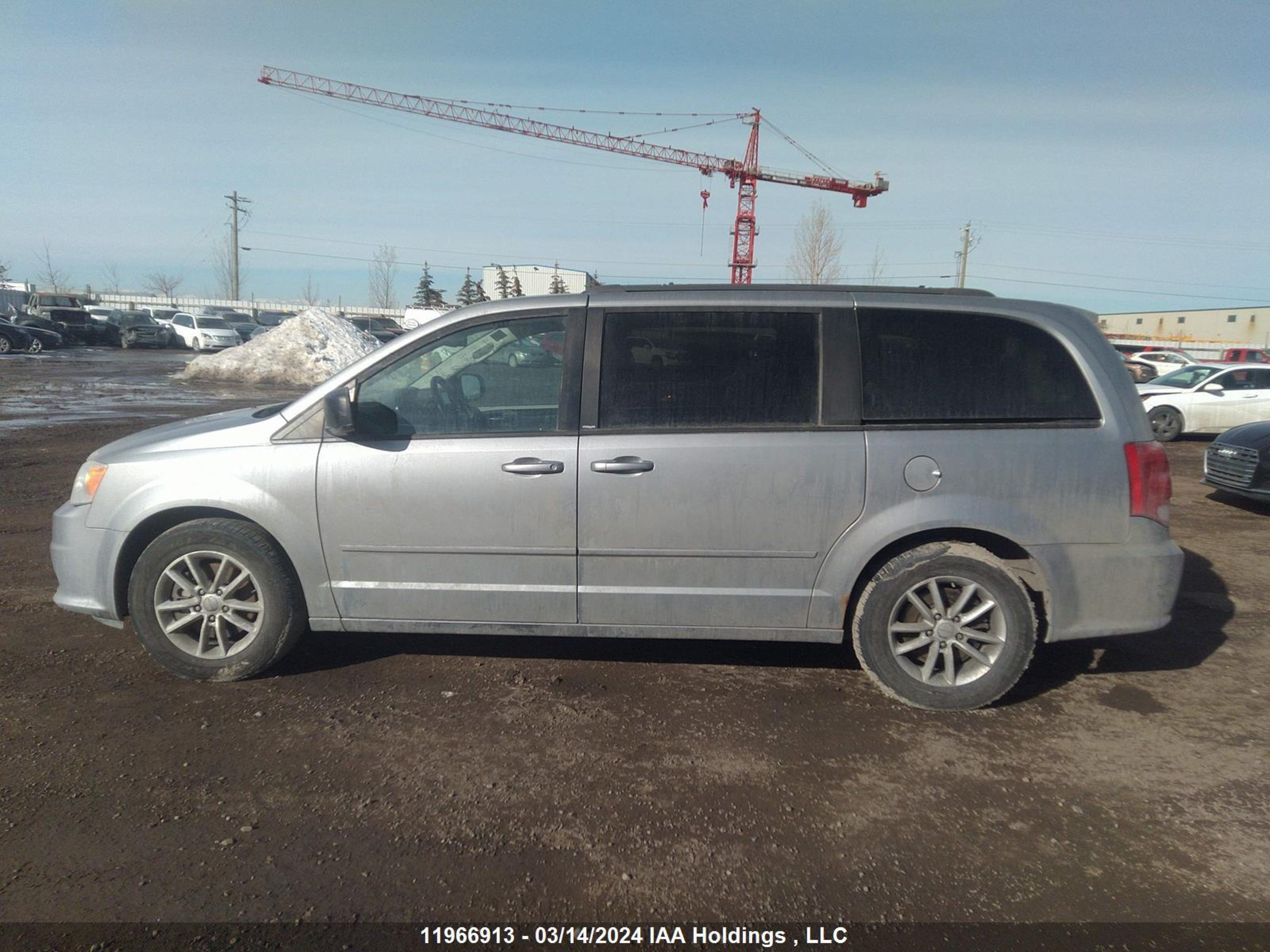 Photo 13 VIN: 2C4RDGBG4DR666692 - DODGE CARAVAN 