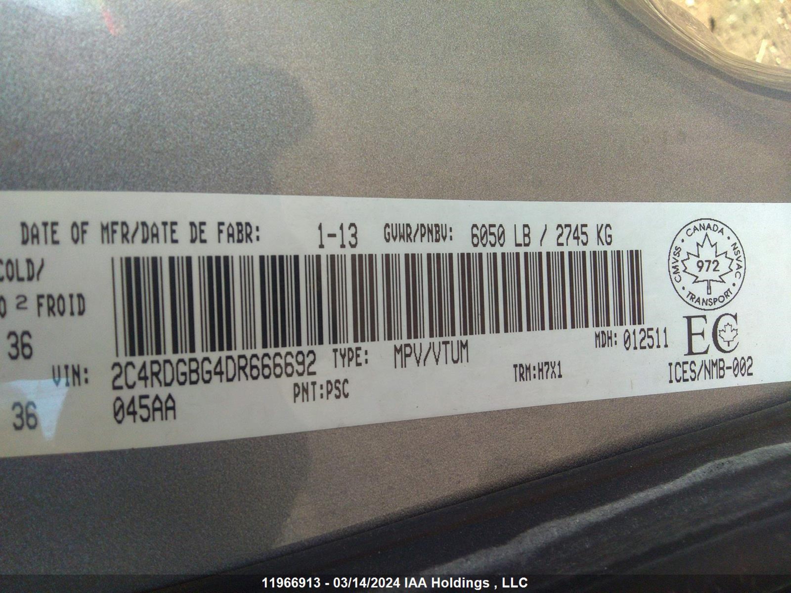 Photo 8 VIN: 2C4RDGBG4DR666692 - DODGE CARAVAN 