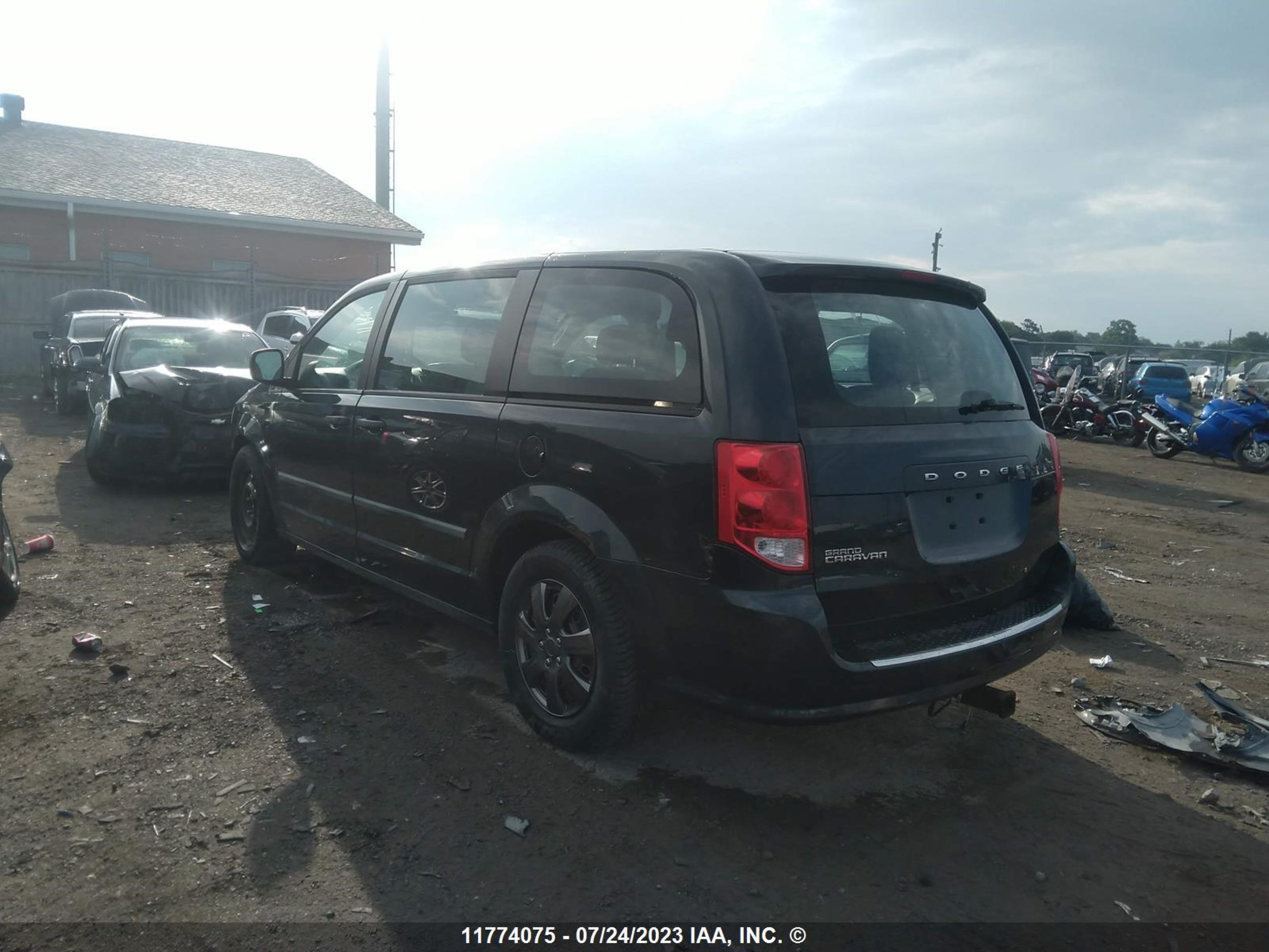 Photo 2 VIN: 2C4RDGBG4ER135865 - DODGE CARAVAN 