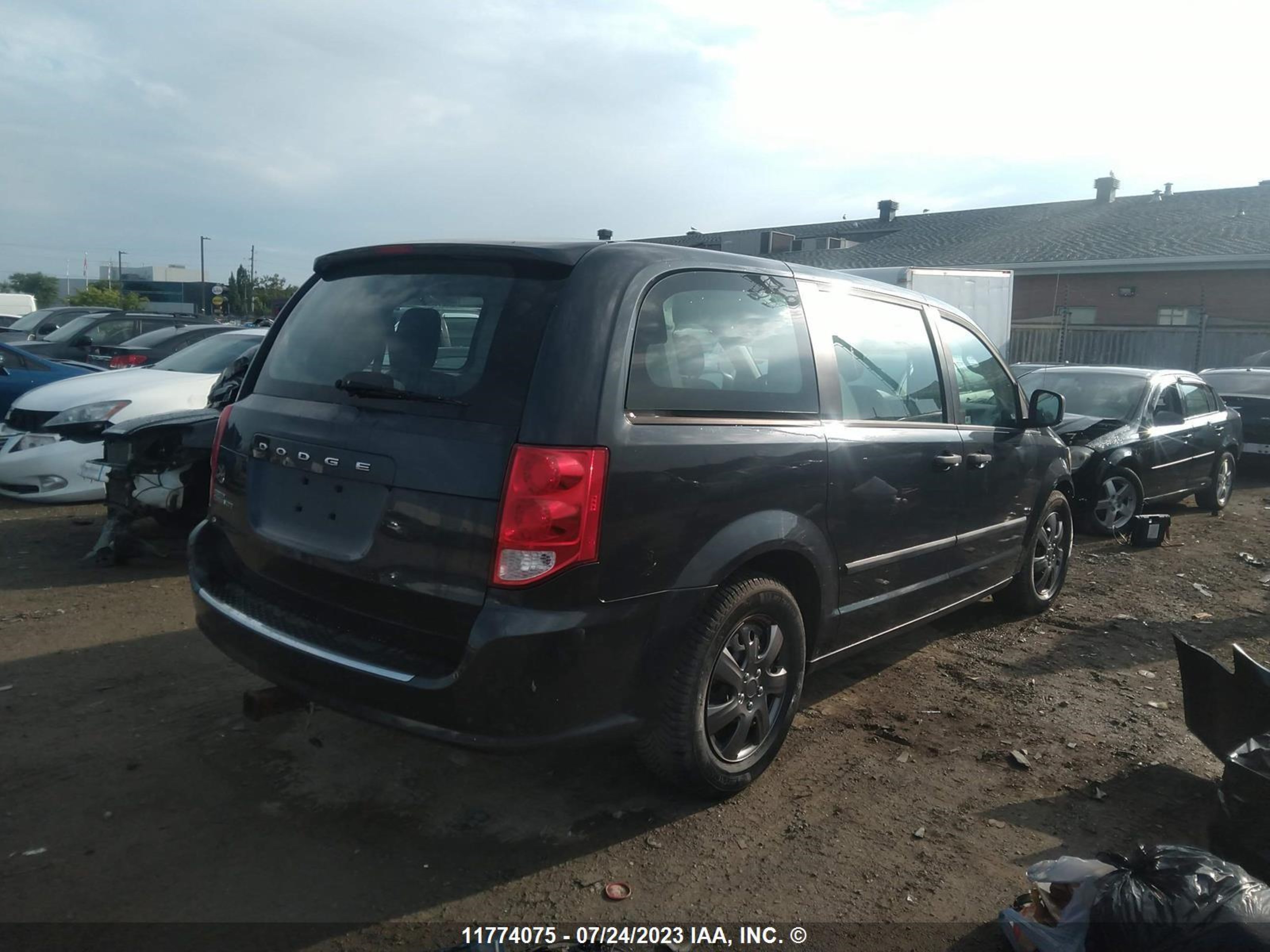 Photo 3 VIN: 2C4RDGBG4ER135865 - DODGE CARAVAN 