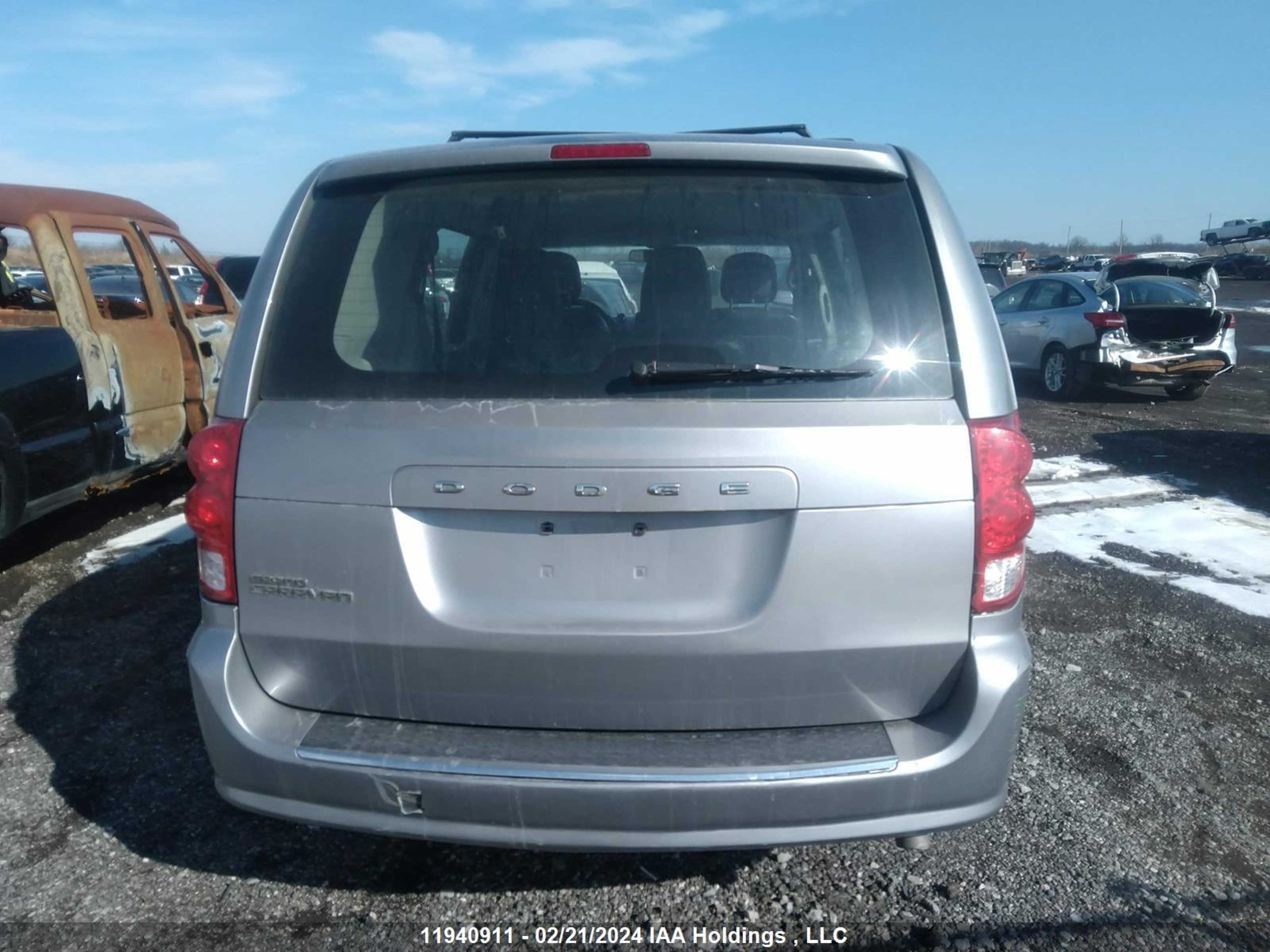 Photo 16 VIN: 2C4RDGBG4ER136563 - DODGE CARAVAN 