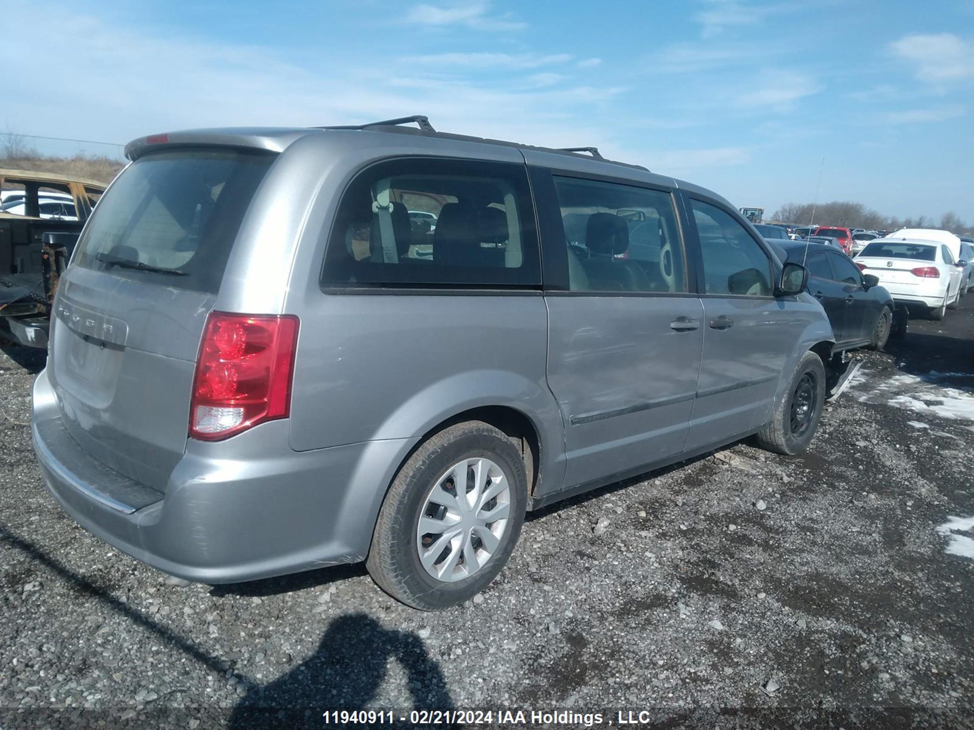 Photo 3 VIN: 2C4RDGBG4ER136563 - DODGE CARAVAN 