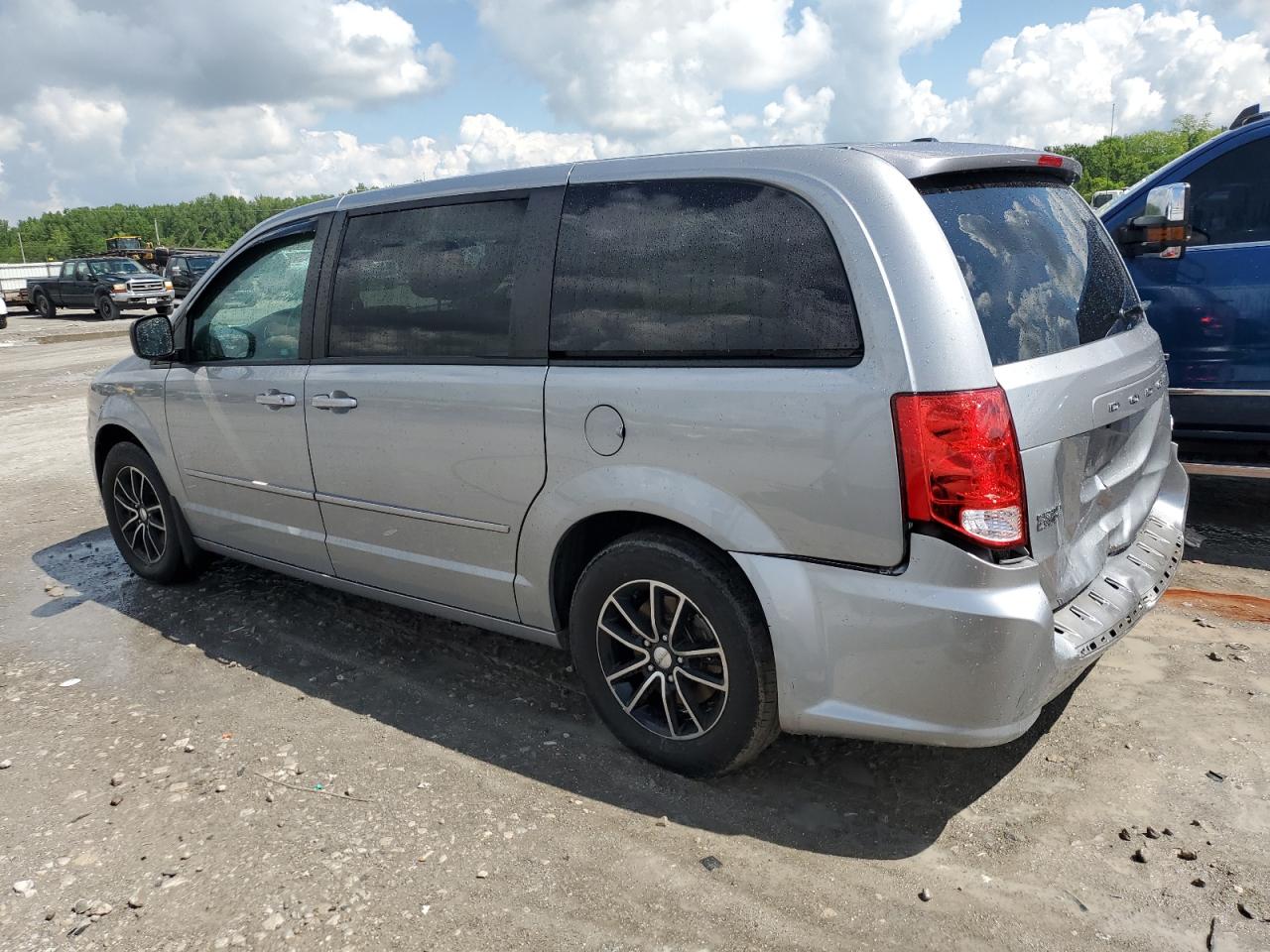 Photo 1 VIN: 2C4RDGBG4FR668963 - DODGE CARAVAN 