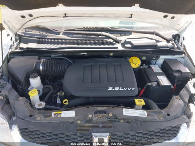 Photo 9 VIN: 2C4RDGBG4GR335485 - DODGE GRAND CARAVAN 