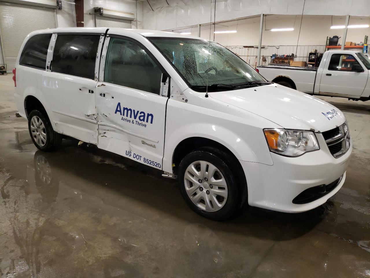 Photo 3 VIN: 2C4RDGBG4HR718165 - DODGE CARAVAN 