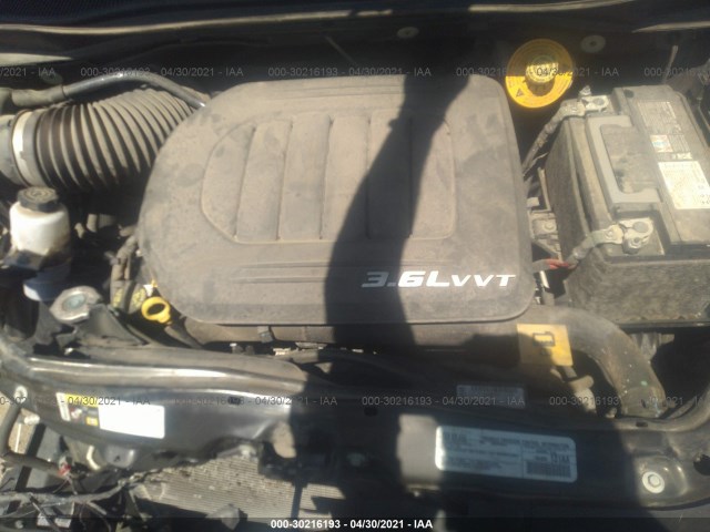 Photo 9 VIN: 2C4RDGBG4JR138453 - DODGE GRAND CARAVAN 