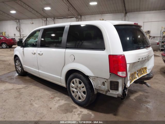 Photo 2 VIN: 2C4RDGBG4JR225981 - DODGE GRAND CARAVAN 