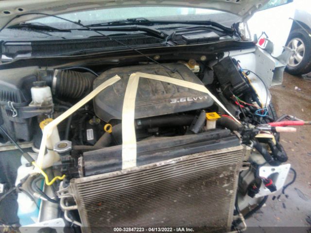 Photo 9 VIN: 2C4RDGBG4JR255126 - DODGE GRAND CARAVAN 