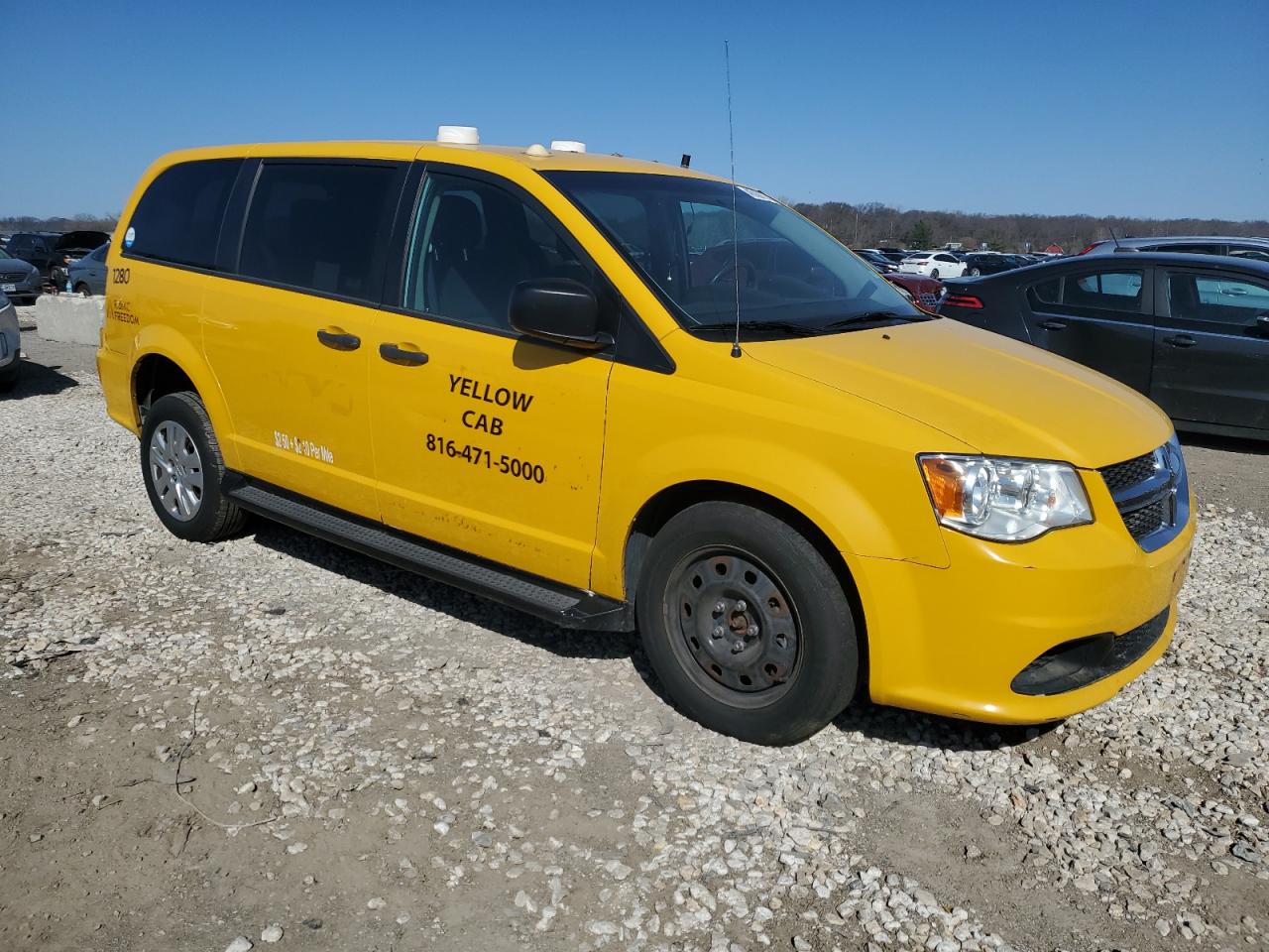 Photo 3 VIN: 2C4RDGBG4KR530639 - DODGE CARAVAN 