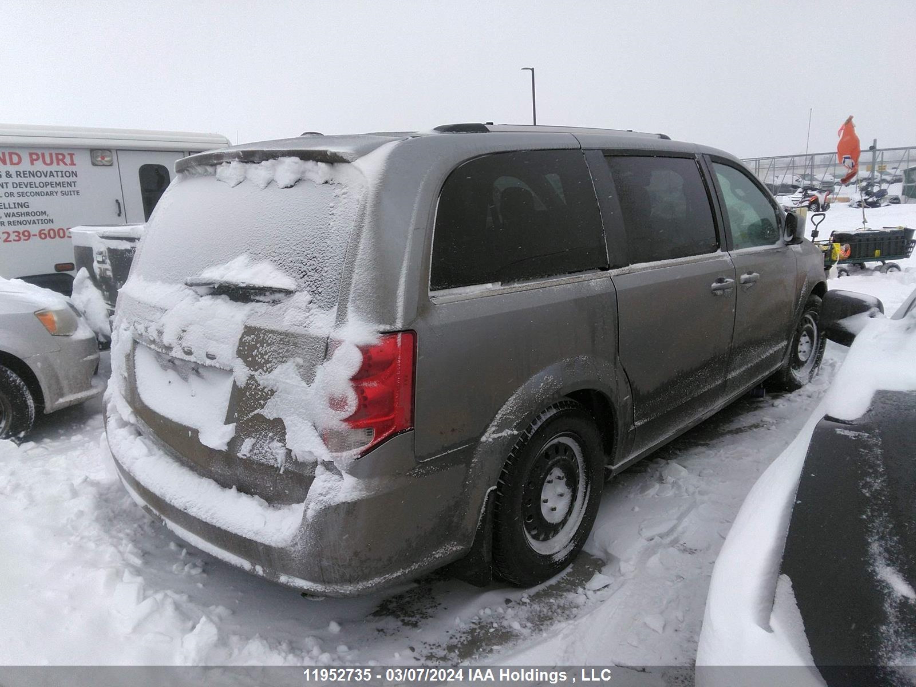 Photo 3 VIN: 2C4RDGBG4KR763274 - DODGE CARAVAN 