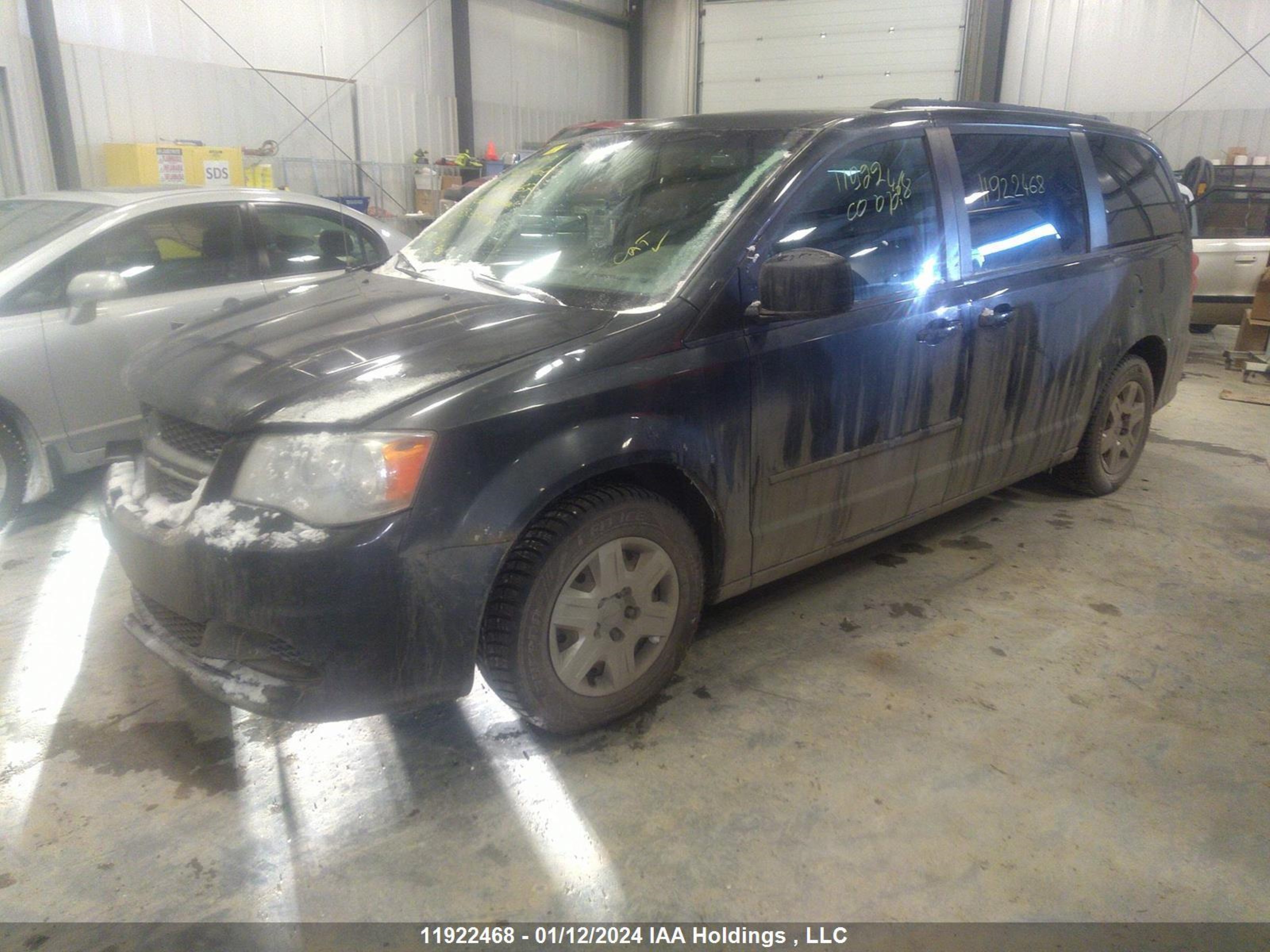 Photo 1 VIN: 2C4RDGBG5CR261567 - DODGE CARAVAN 