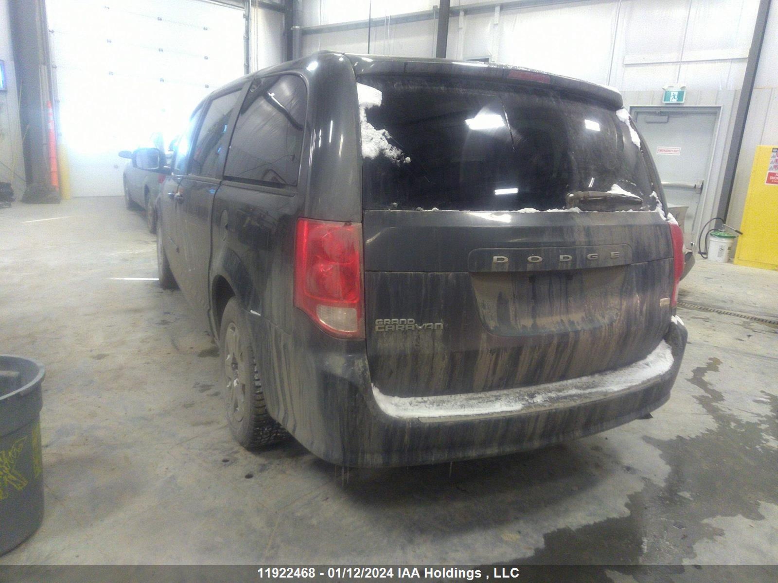 Photo 2 VIN: 2C4RDGBG5CR261567 - DODGE CARAVAN 