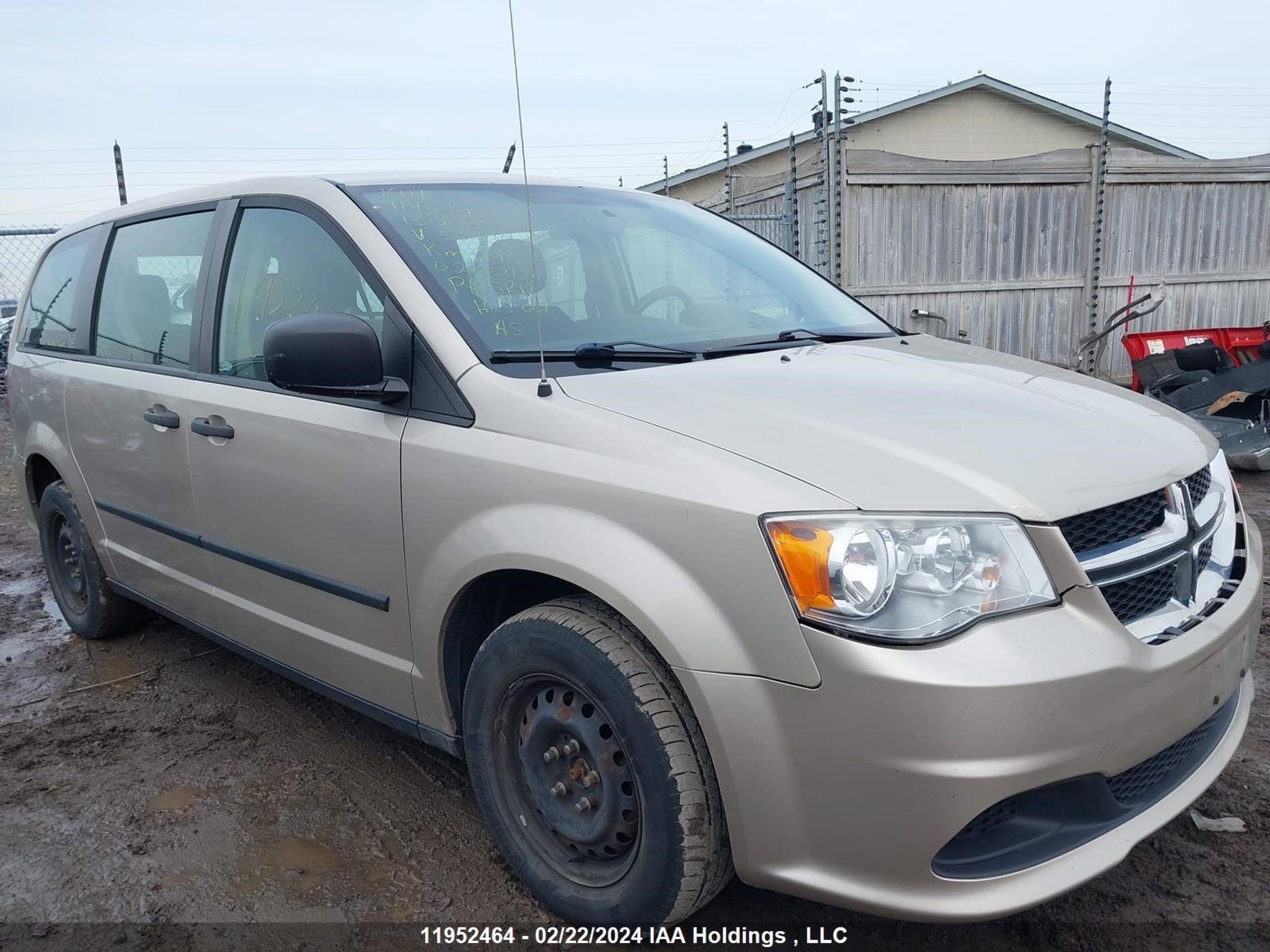 Photo 12 VIN: 2C4RDGBG5DR504392 - DODGE CARAVAN 