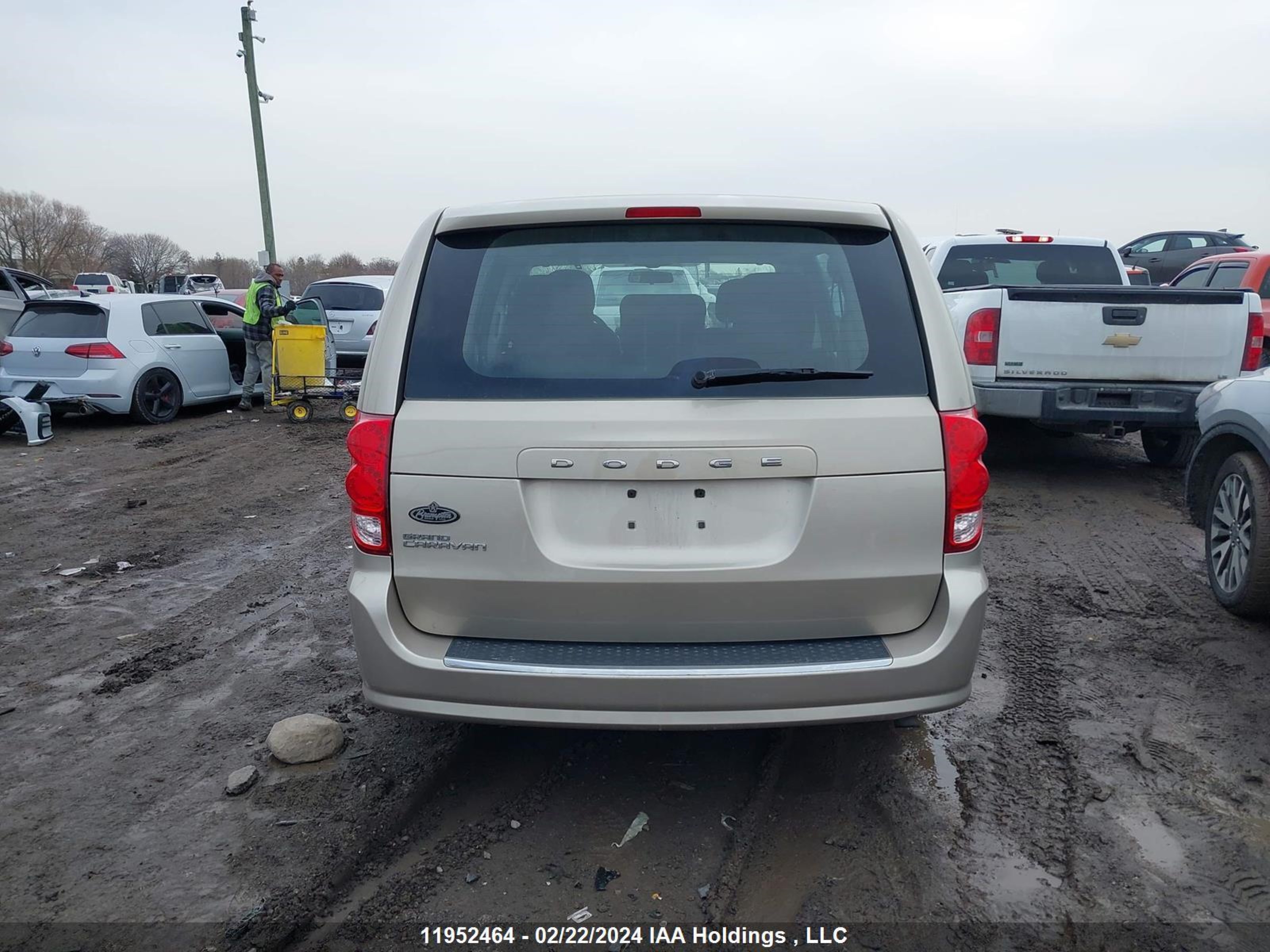 Photo 15 VIN: 2C4RDGBG5DR504392 - DODGE CARAVAN 