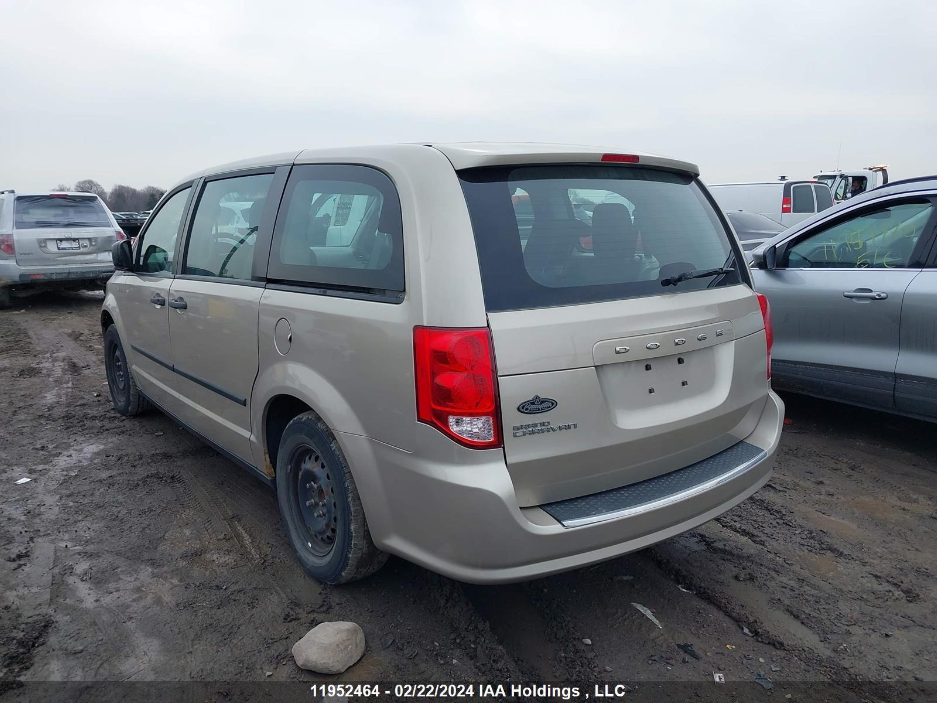 Photo 2 VIN: 2C4RDGBG5DR504392 - DODGE CARAVAN 