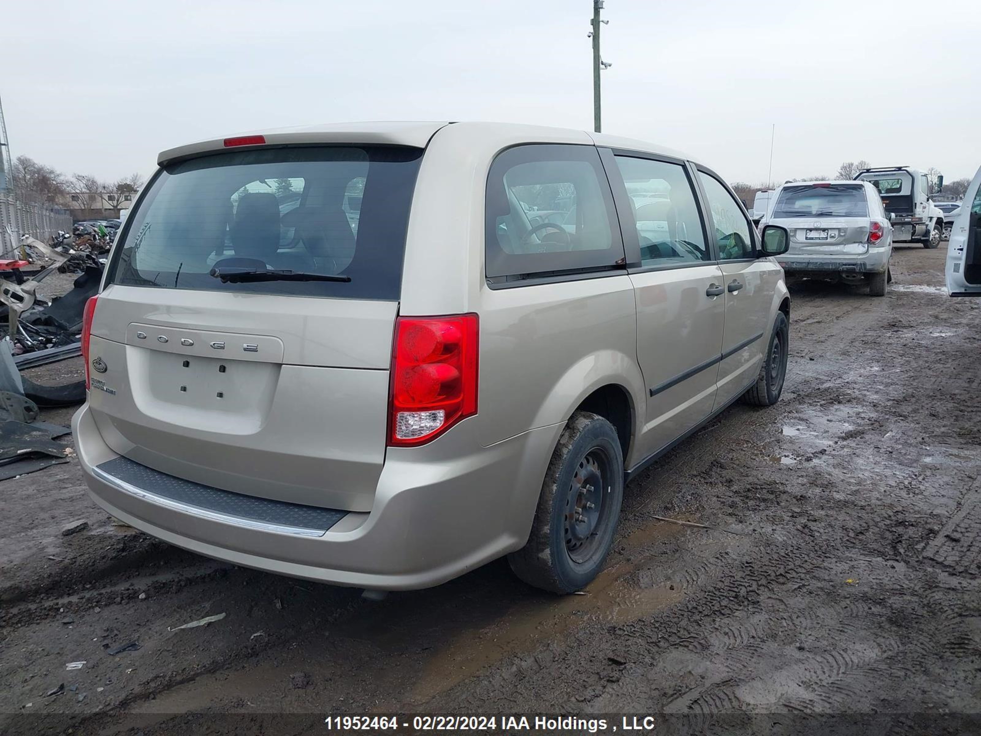 Photo 3 VIN: 2C4RDGBG5DR504392 - DODGE CARAVAN 