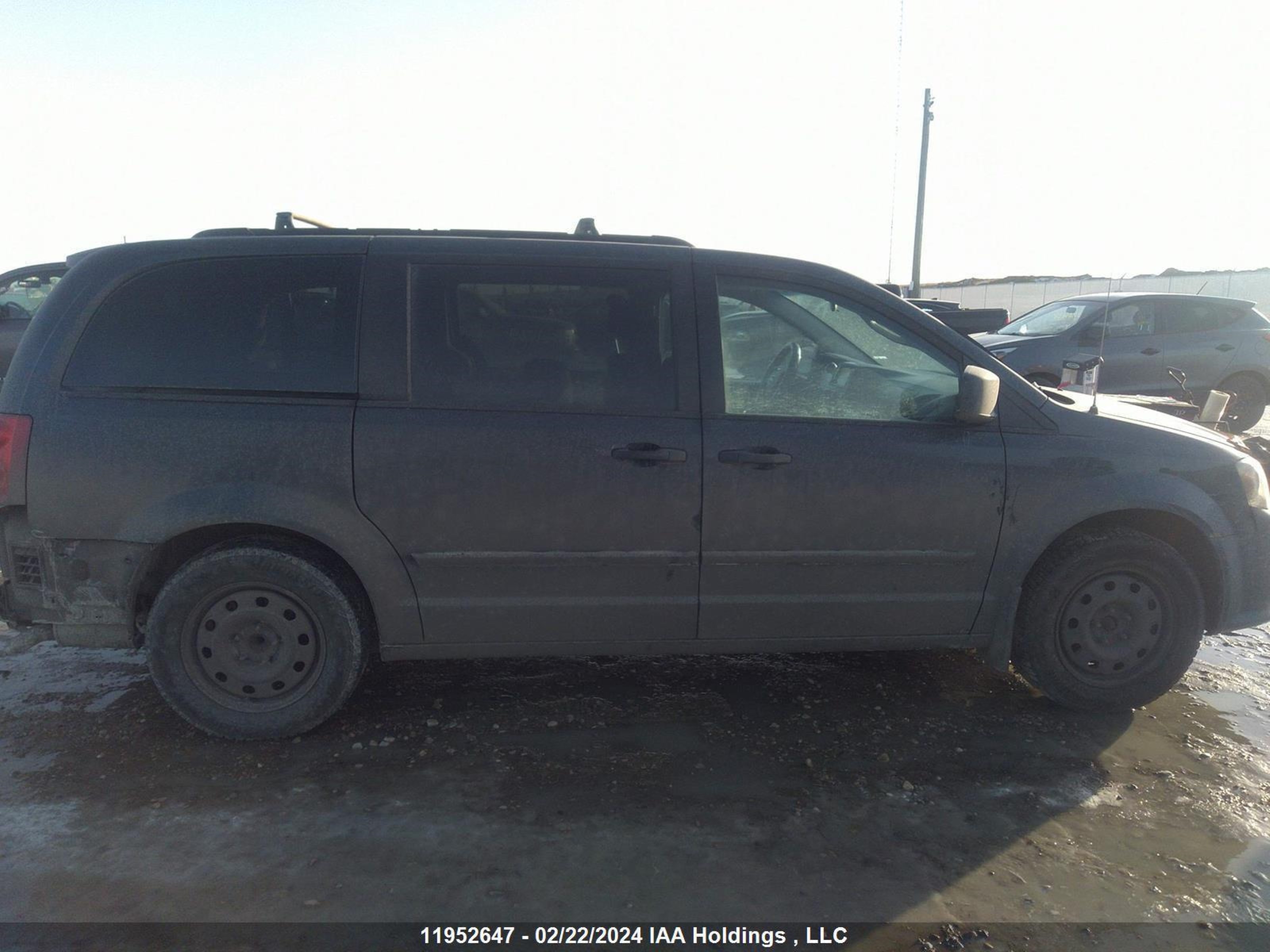 Photo 12 VIN: 2C4RDGBG5DR703278 - DODGE CARAVAN 