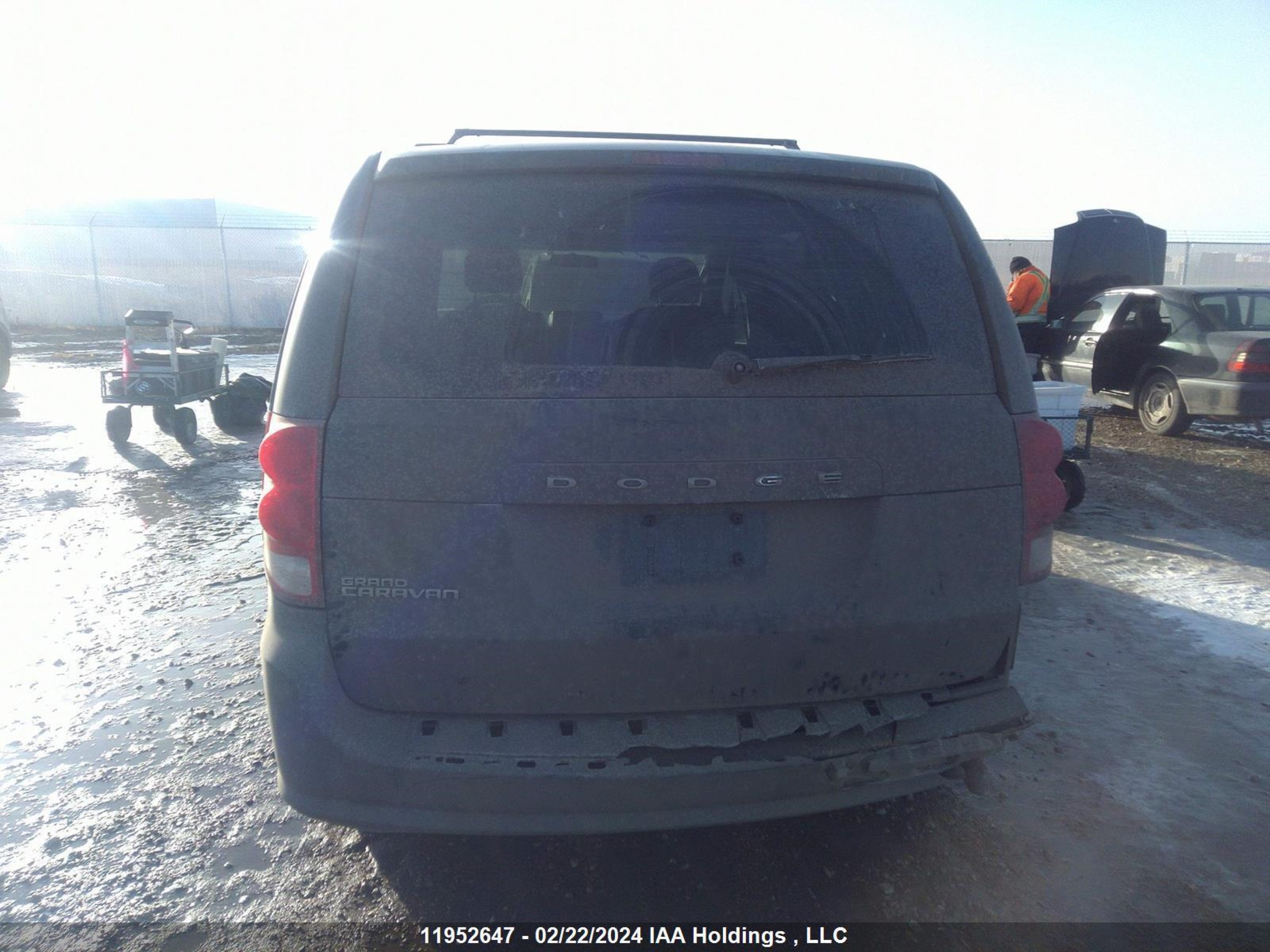 Photo 15 VIN: 2C4RDGBG5DR703278 - DODGE CARAVAN 