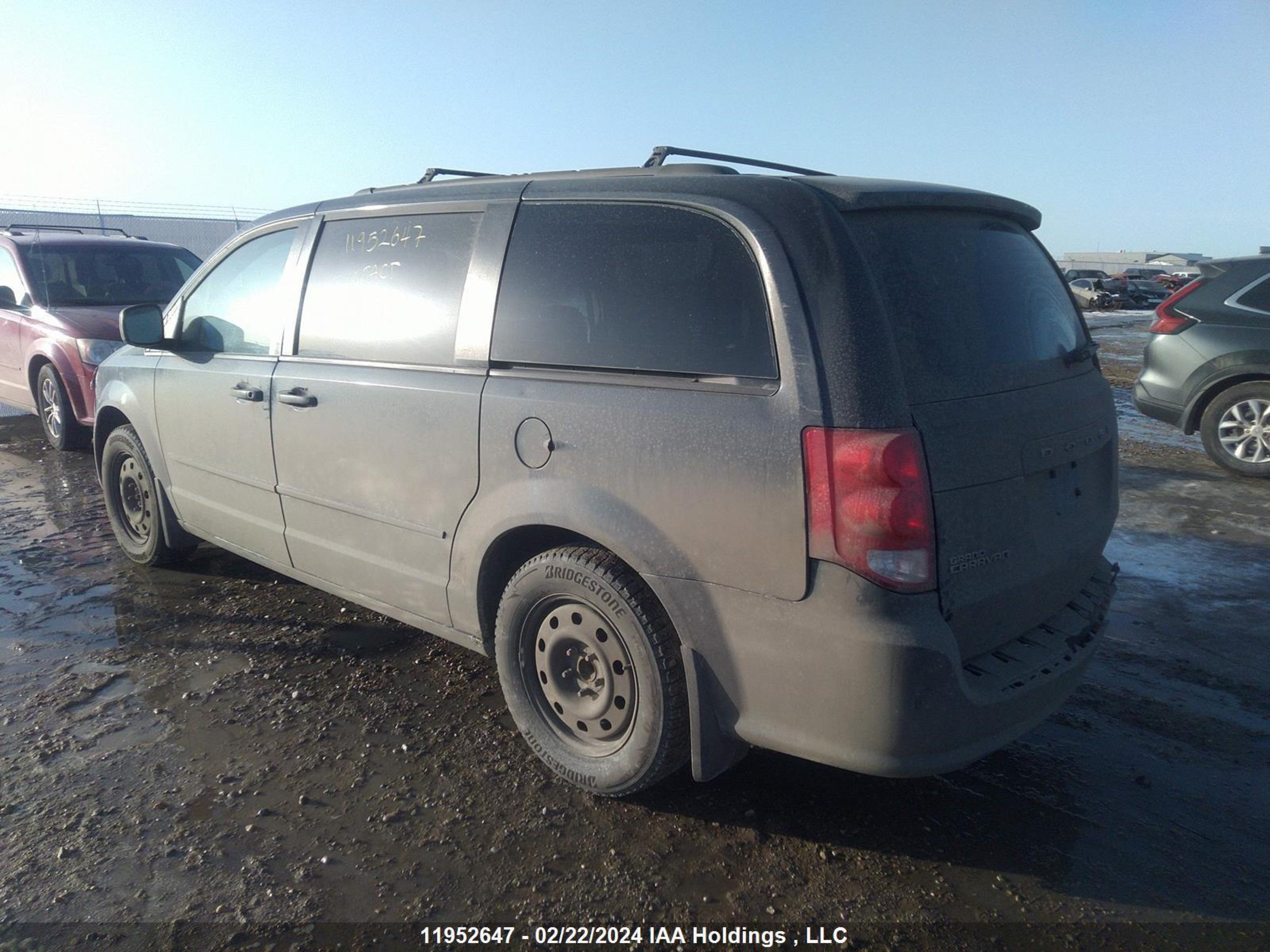 Photo 2 VIN: 2C4RDGBG5DR703278 - DODGE CARAVAN 