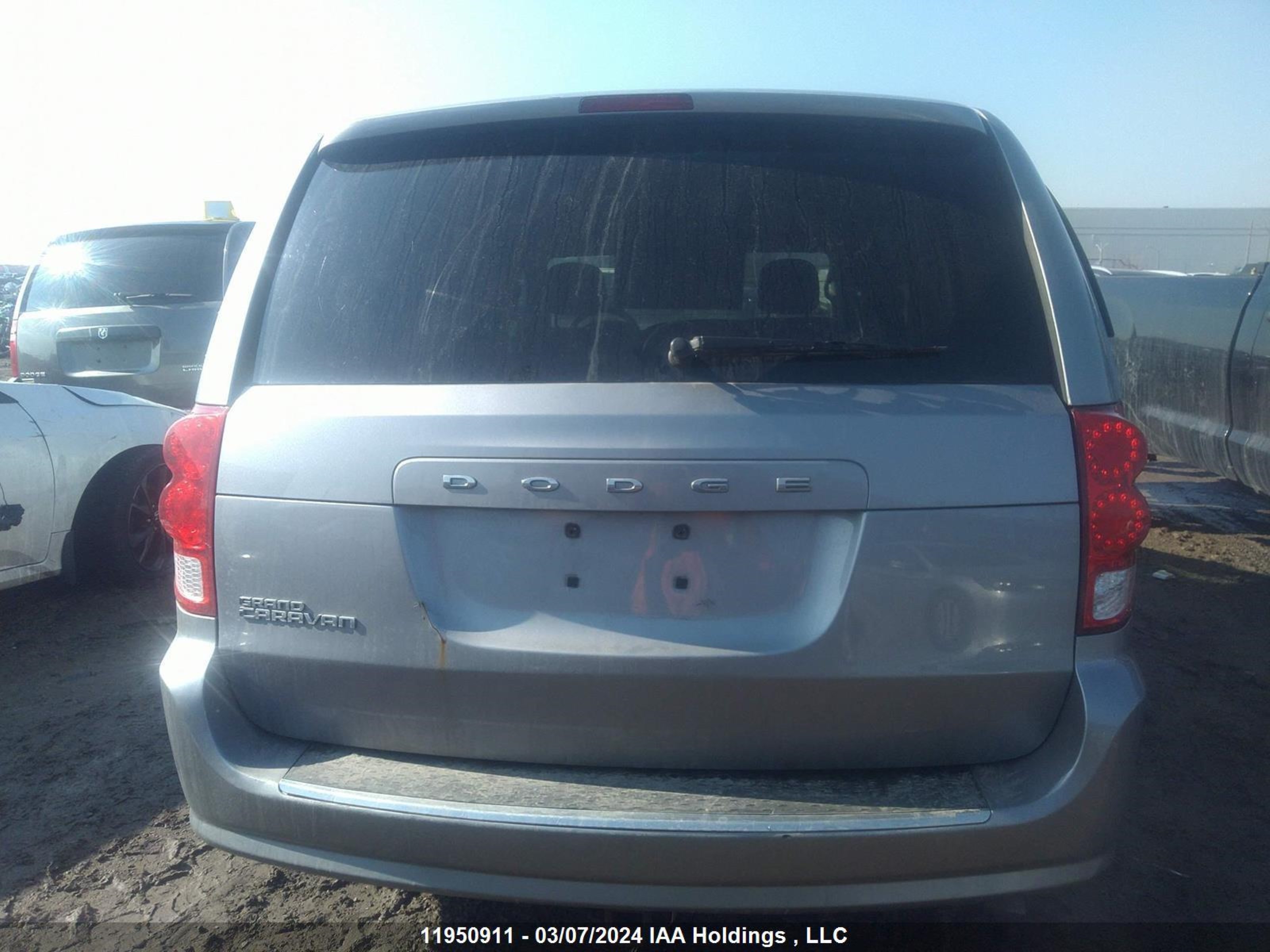 Photo 15 VIN: 2C4RDGBG5FR592833 - DODGE CARAVAN 