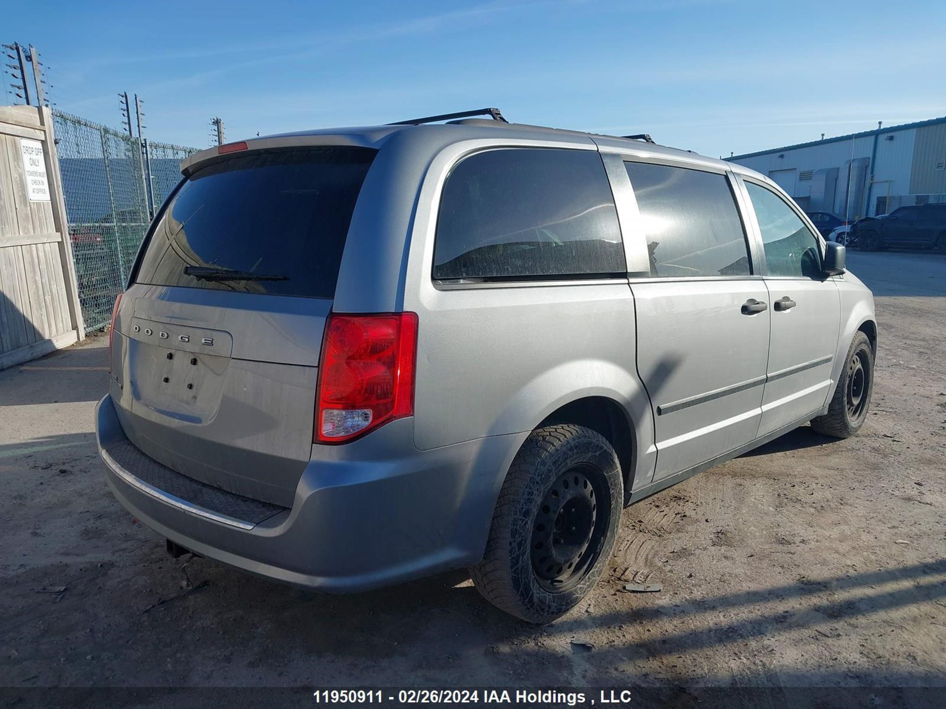 Photo 3 VIN: 2C4RDGBG5FR592833 - DODGE CARAVAN 