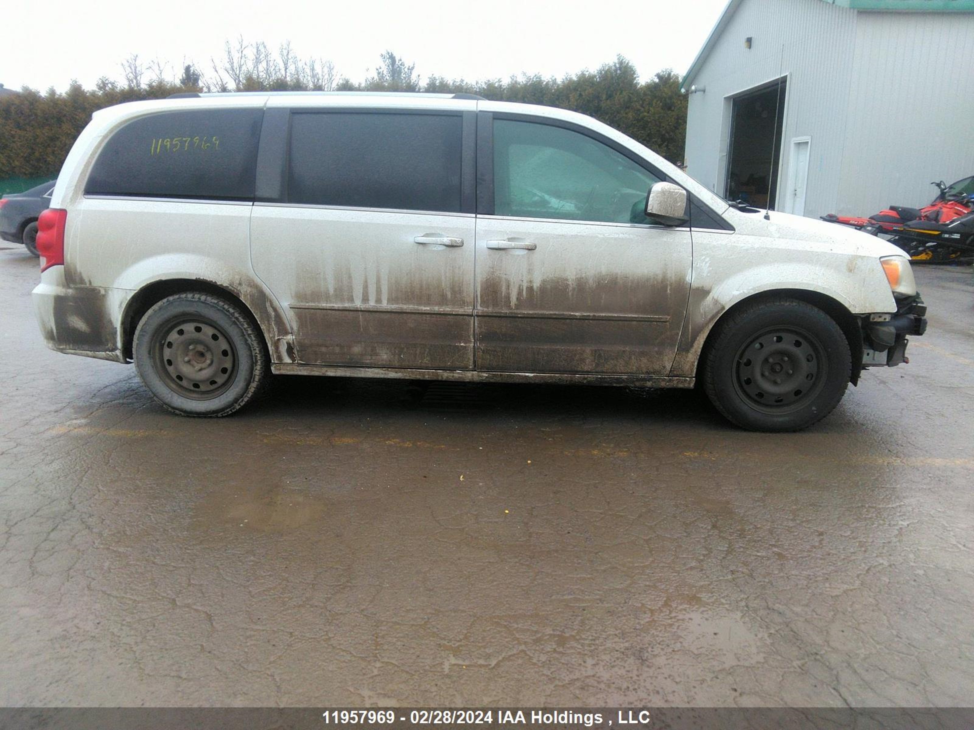 Photo 13 VIN: 2C4RDGBG5FR652092 - DODGE CARAVAN 