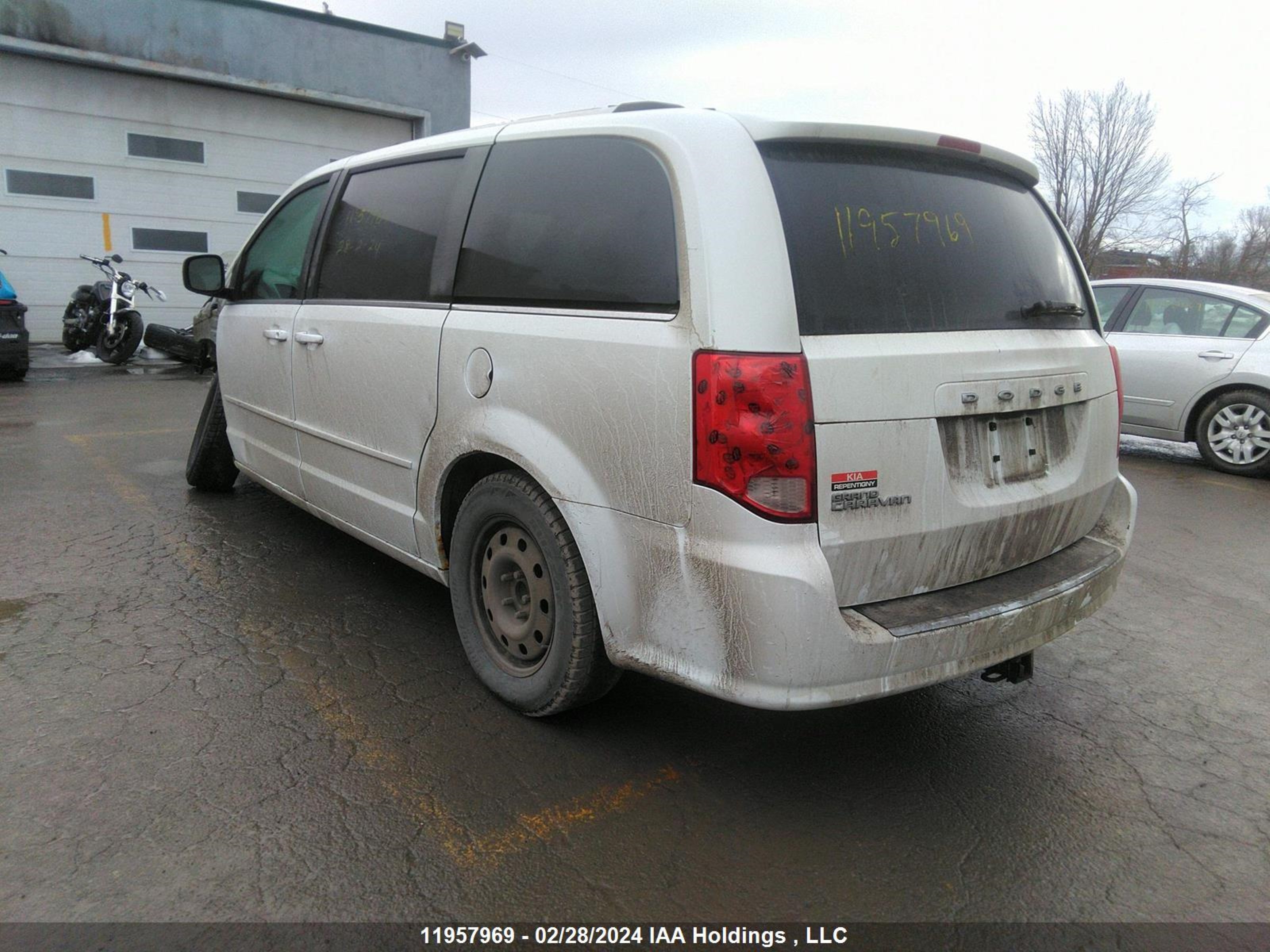 Photo 2 VIN: 2C4RDGBG5FR652092 - DODGE CARAVAN 