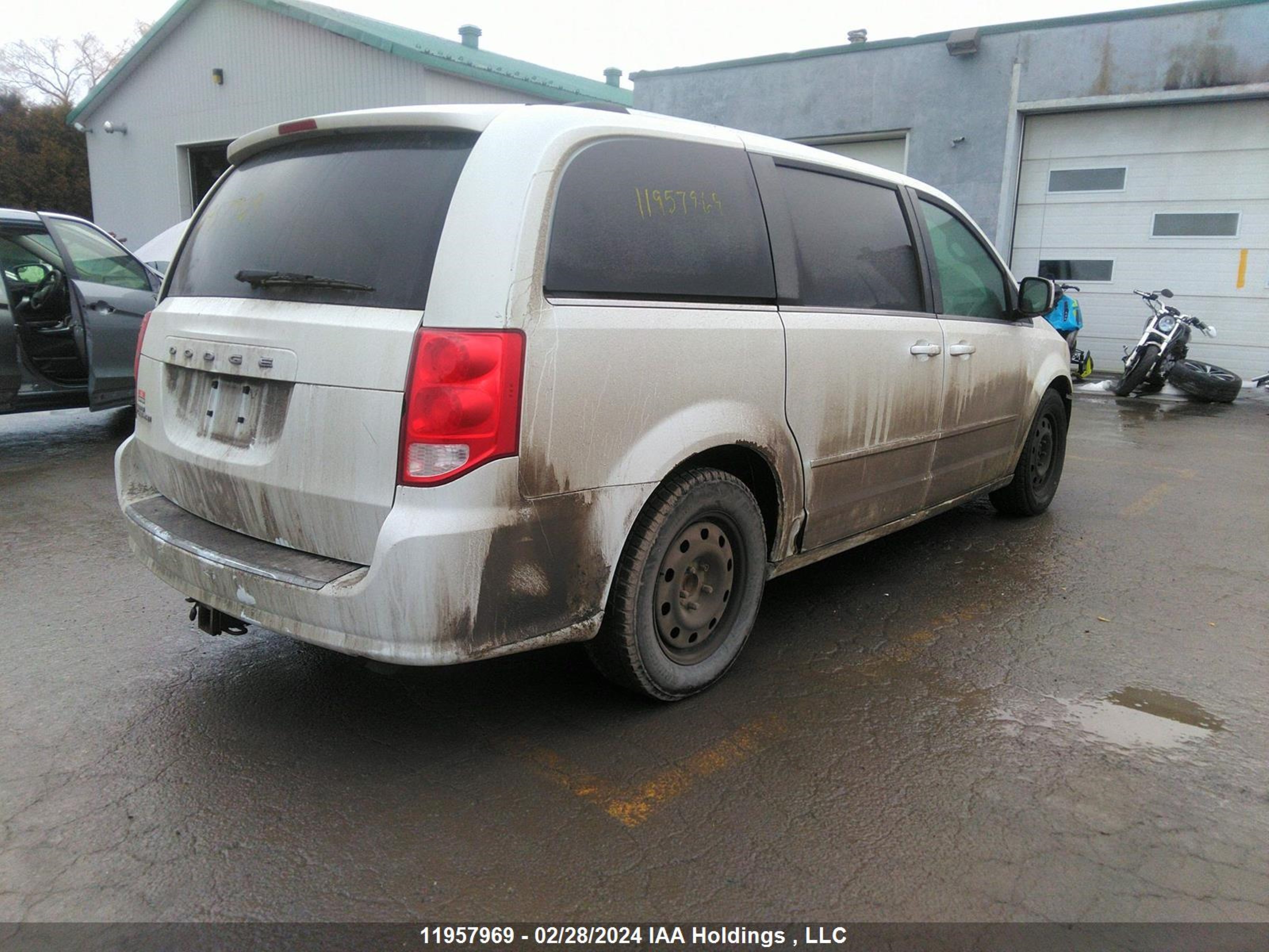 Photo 3 VIN: 2C4RDGBG5FR652092 - DODGE CARAVAN 