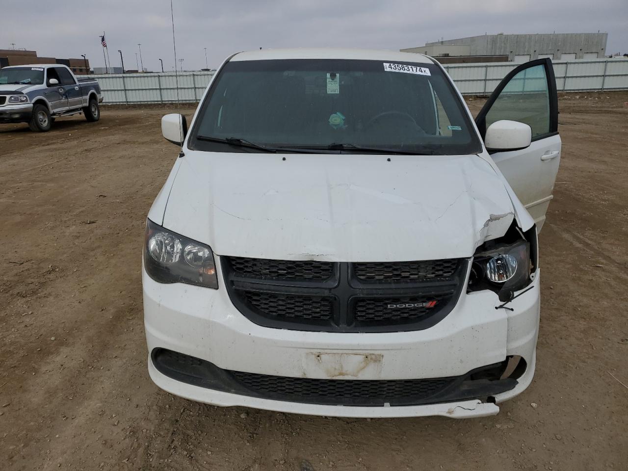 Photo 4 VIN: 2C4RDGBG5FR669412 - DODGE CARAVAN 