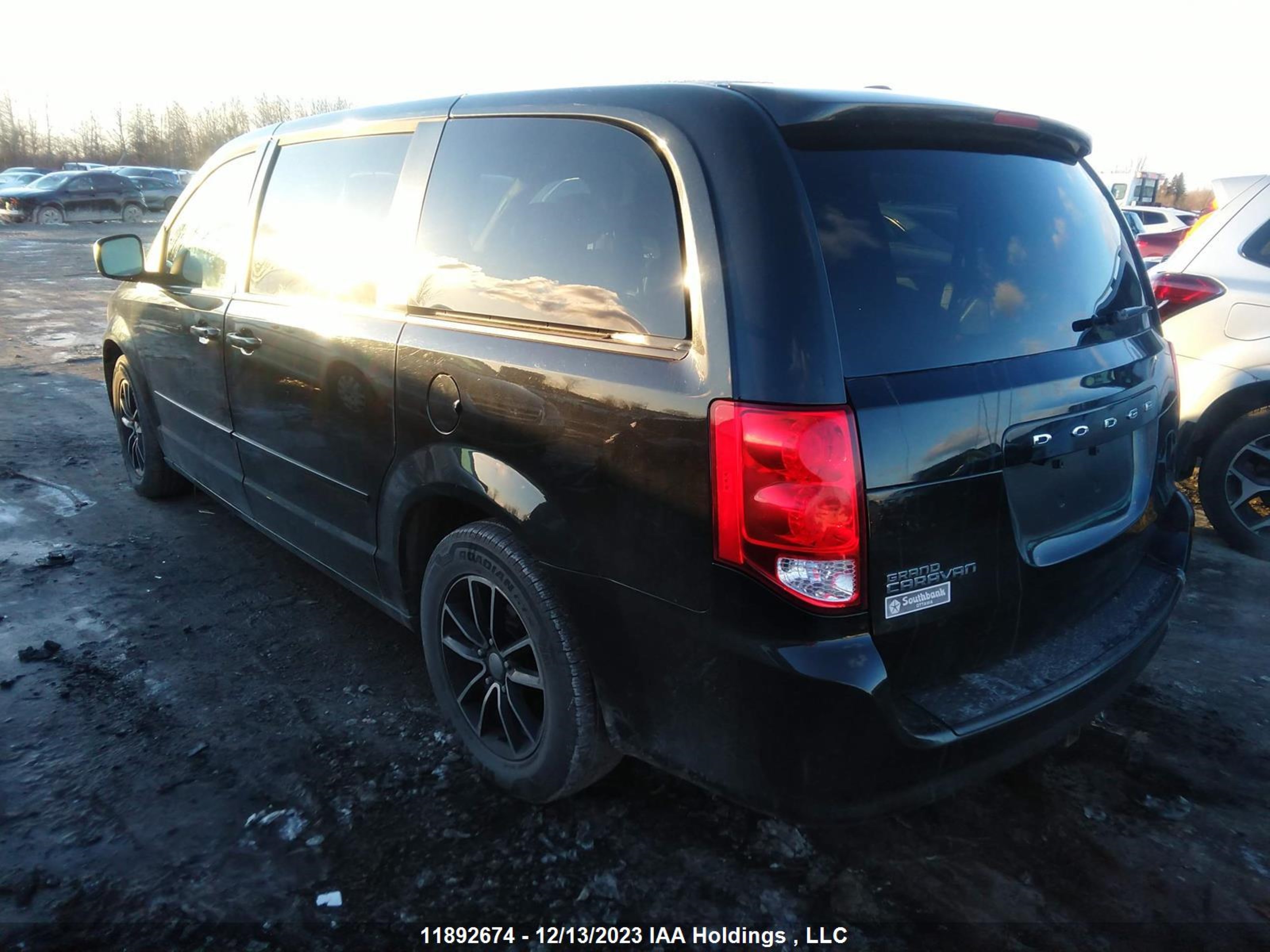 Photo 2 VIN: 2C4RDGBG5HR702251 - DODGE CARAVAN 